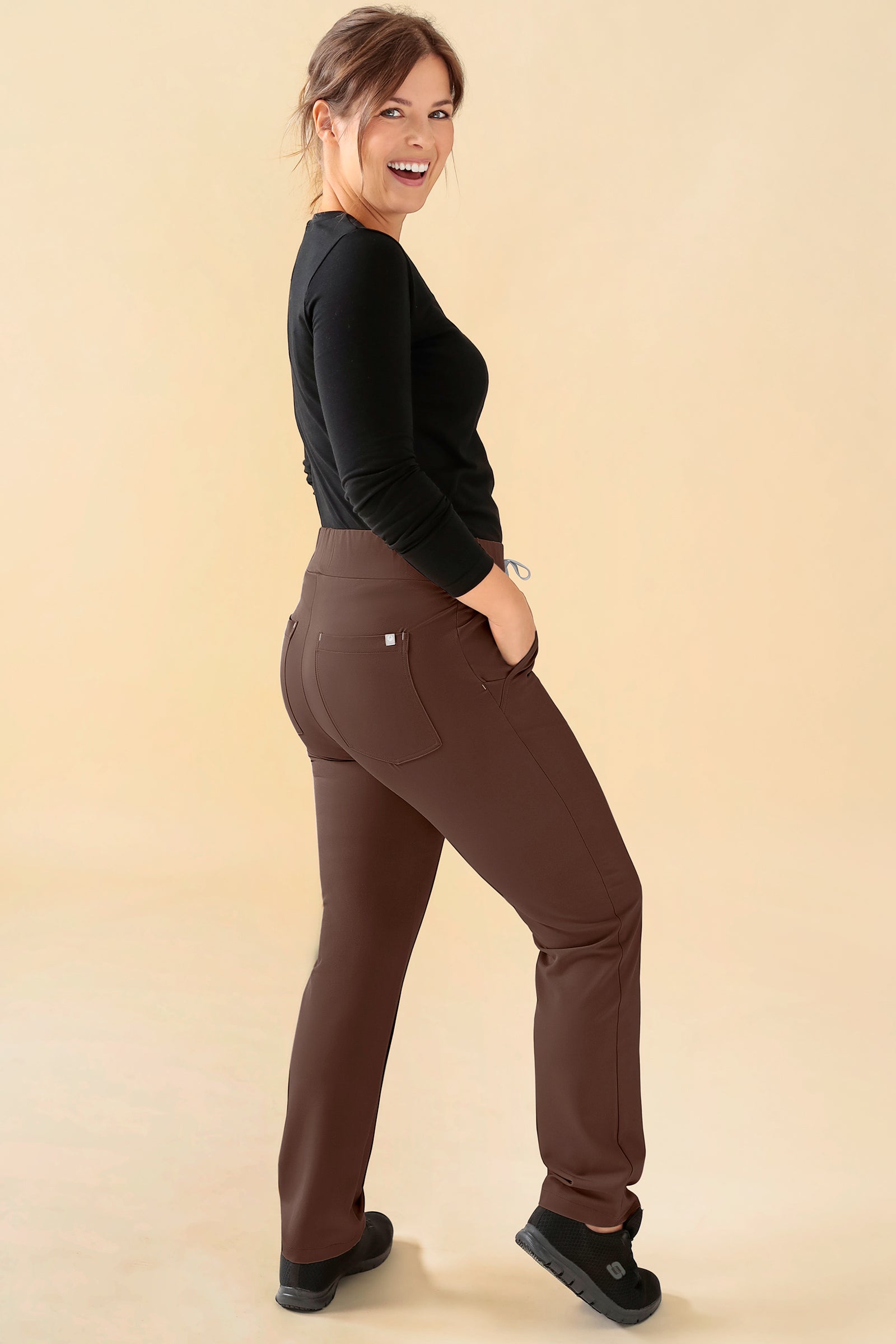 KAERE Pantalon Femme - Taille courte et sans poches cargo coffee