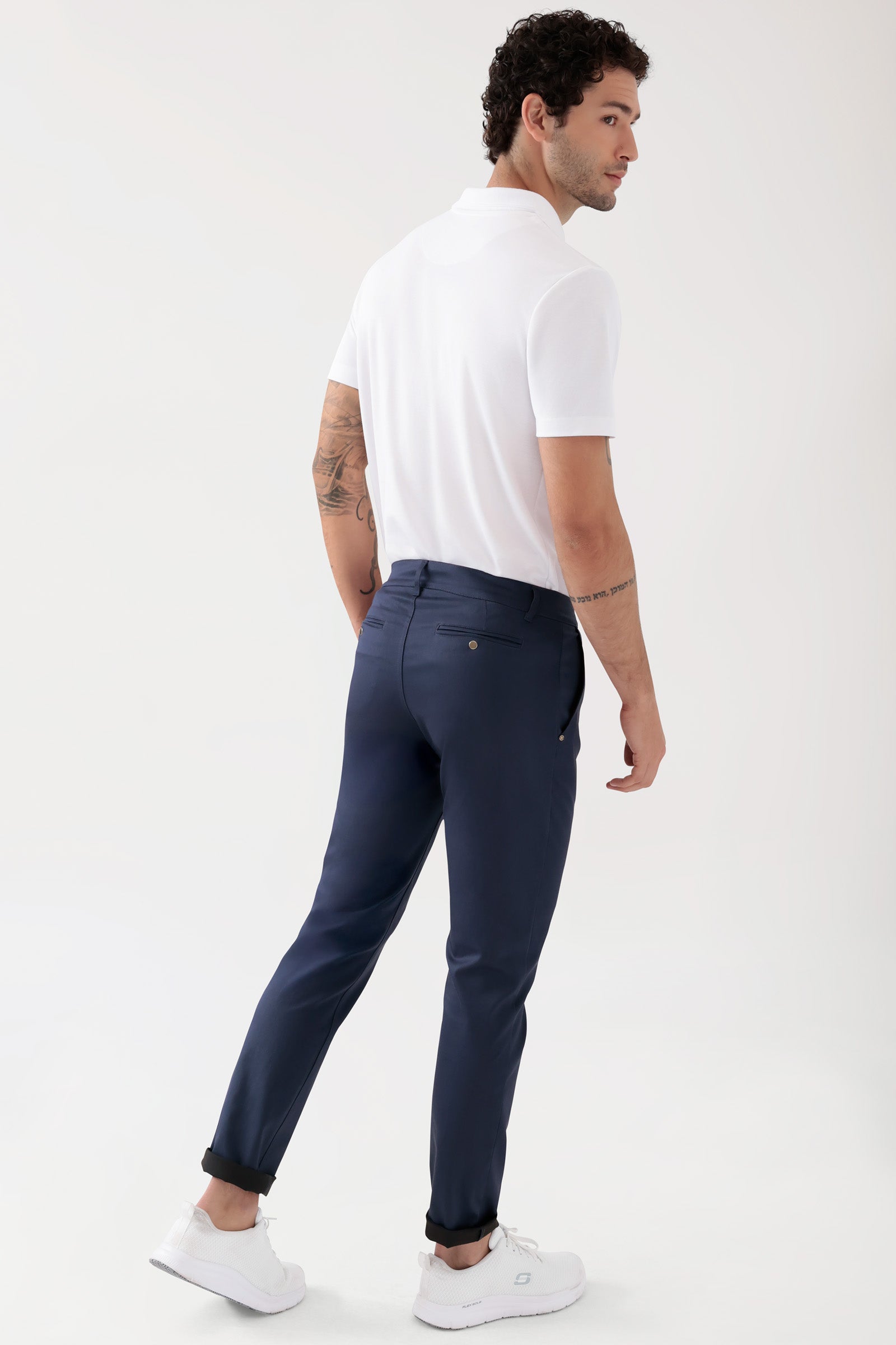 COMFY FLEX Pantalon Homme - Style Chino navy, Vue de dos Le mannequin mesure 188 cm et porte la taille 48