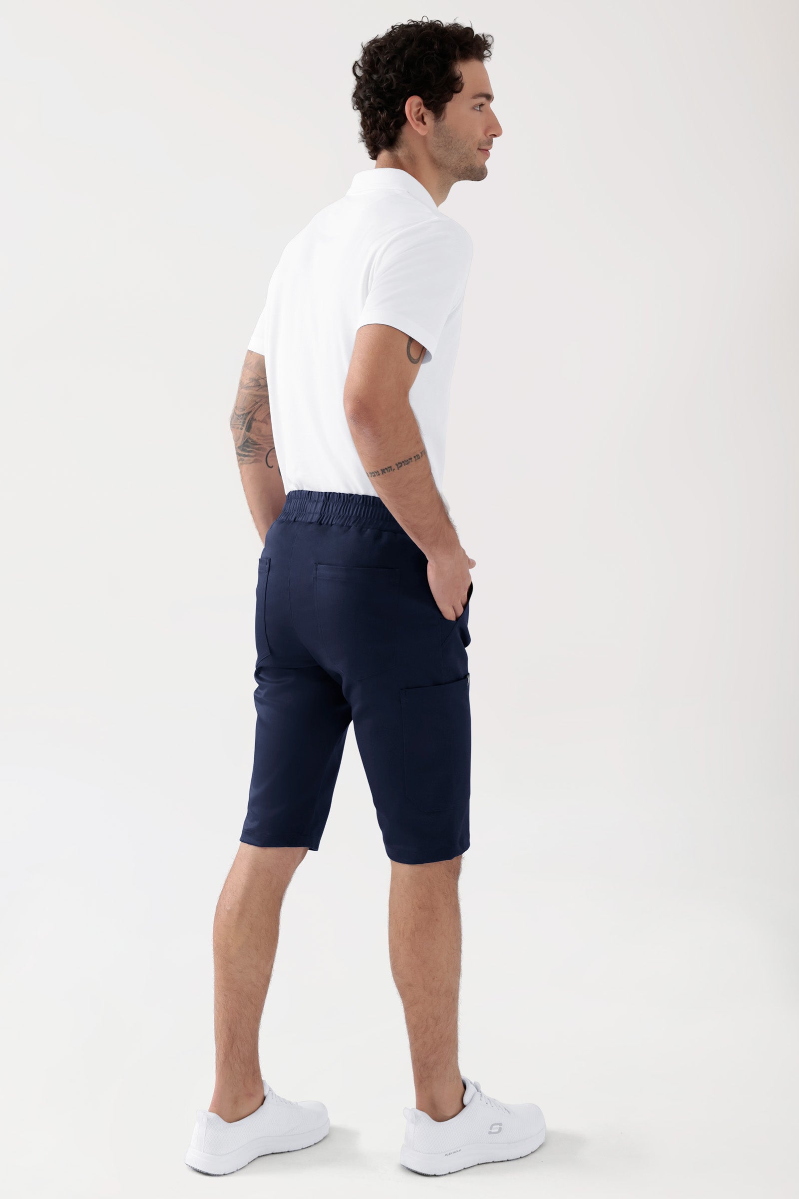 COMFY FLEX Pantalon Stretch mixte - bermuda navy, Vue de dos Le mannequin mesure 188 cm et porte la taille M