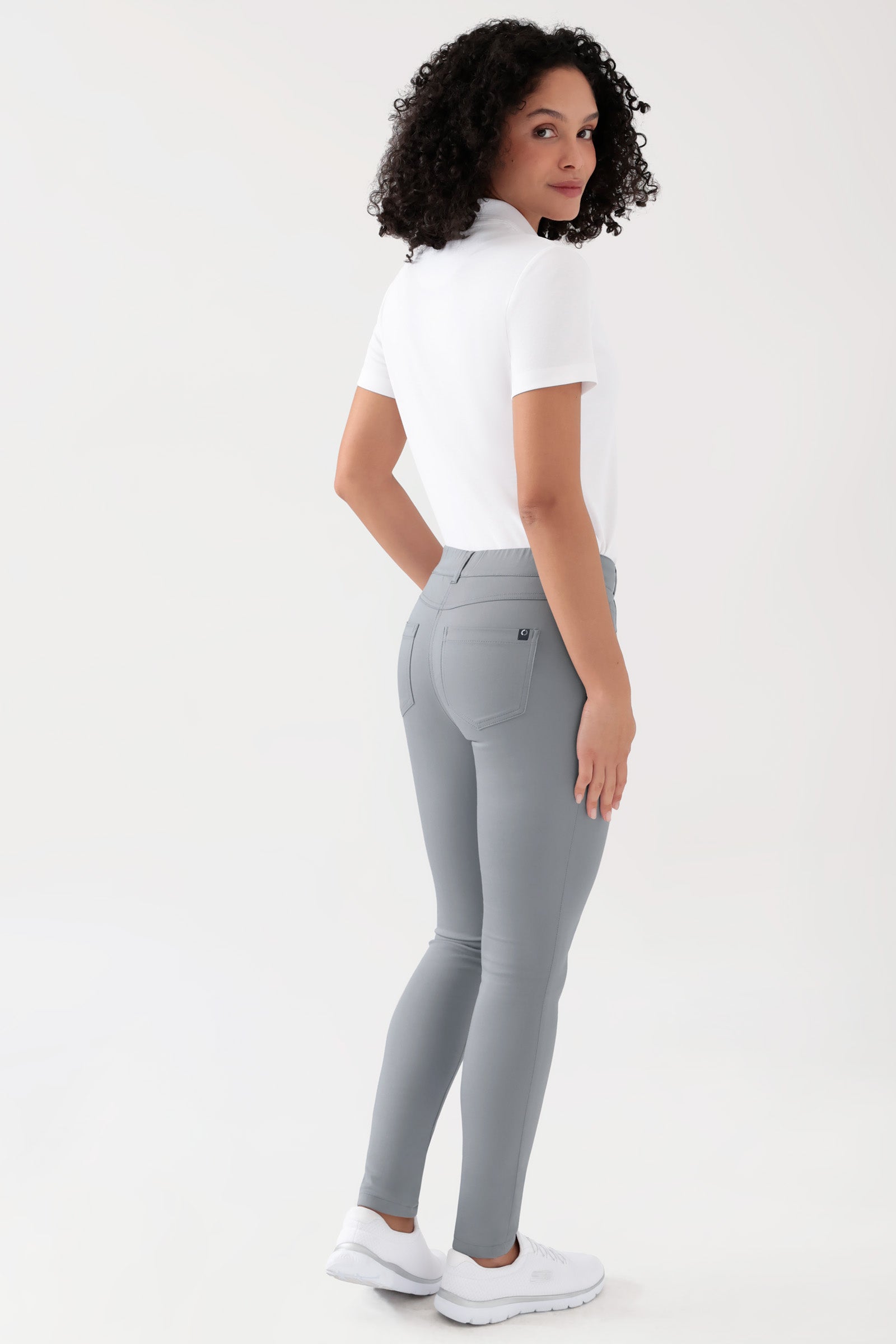 COMFY FLEX Pantalon 5 poches Femme - Jambe slim gris, Vue de dos Le mannequin mesure 176 cm et porte la taille 36