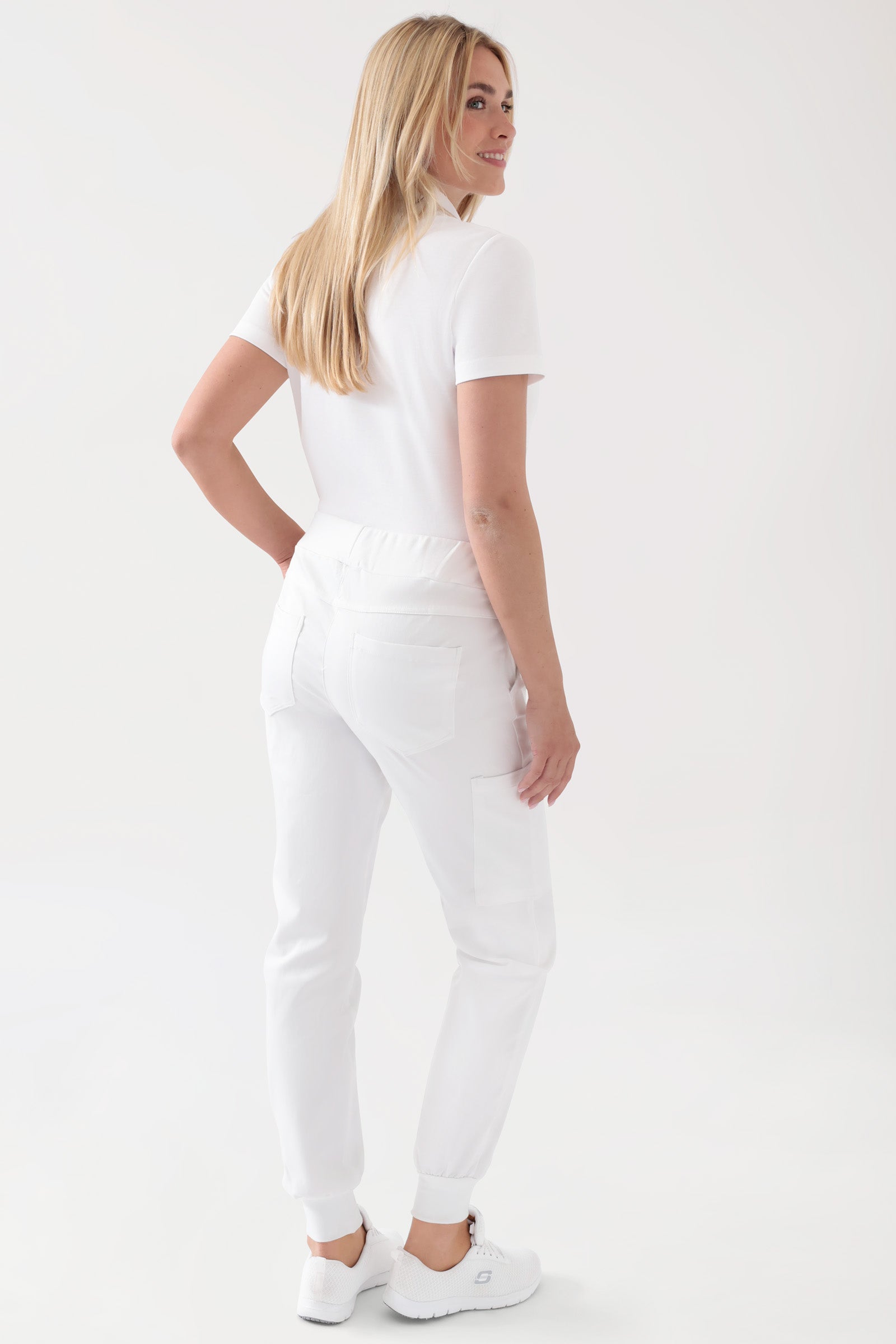 COMFY FLEX Pantalon Femme - Jogpant blanc, Vue de dos Le mannequin mesure 177 cm et porte la taille S