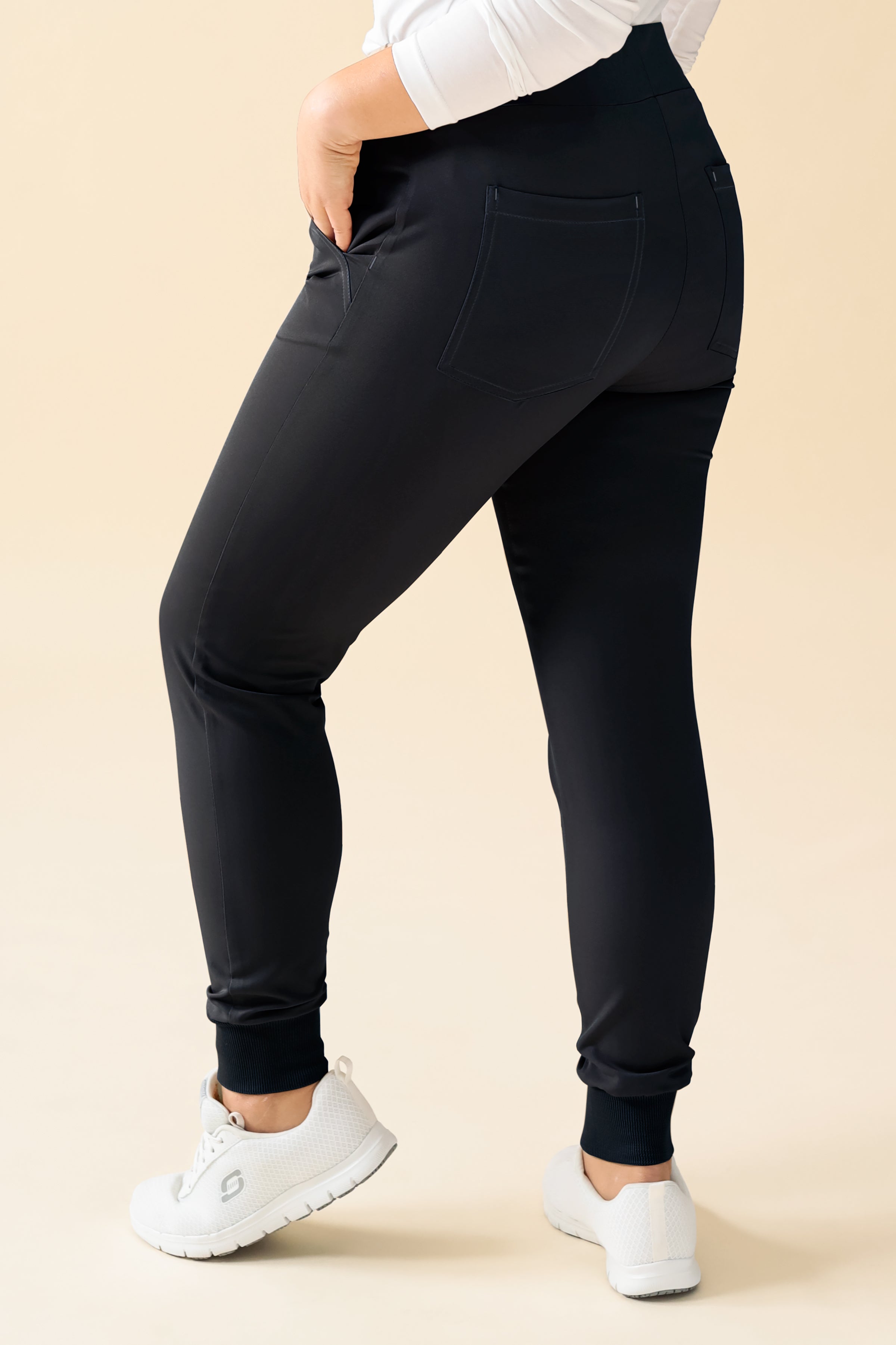 KAERE Pantalon Femme - ourlets côtelés Taille courte et sans poches cargo noir, Vue de dos