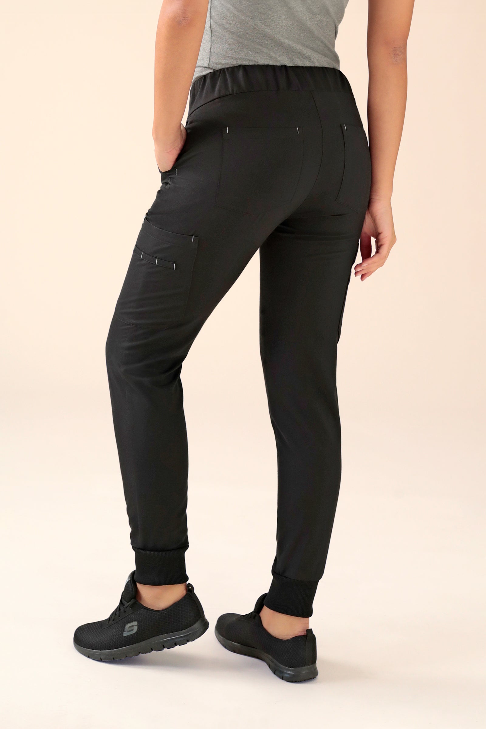 KAERE Pantalon Femme - avec poches cargo et ourlets côtelés noir, Vue de dos