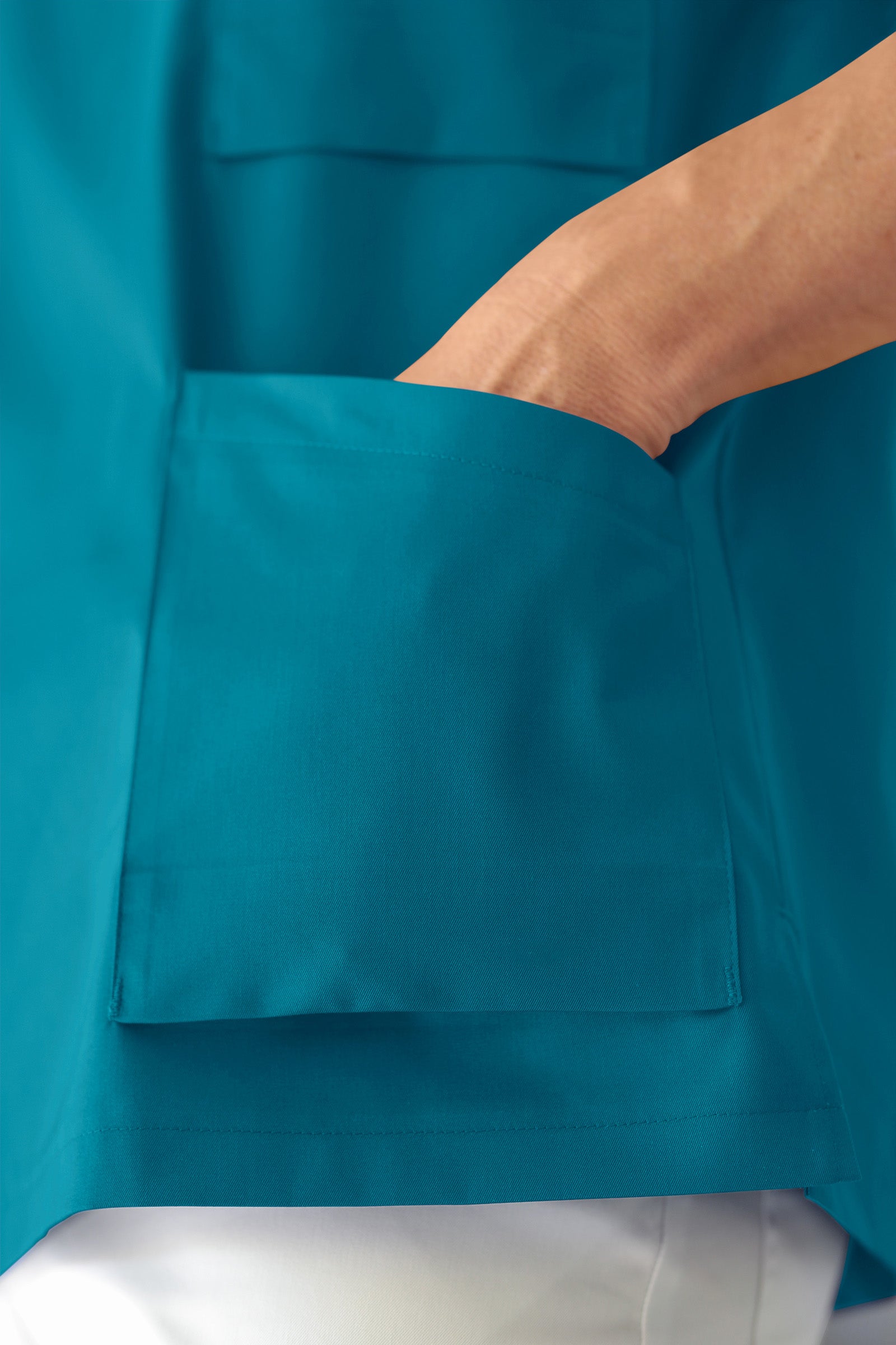 LA tunique médicale femme - Décolleté V pétrole
