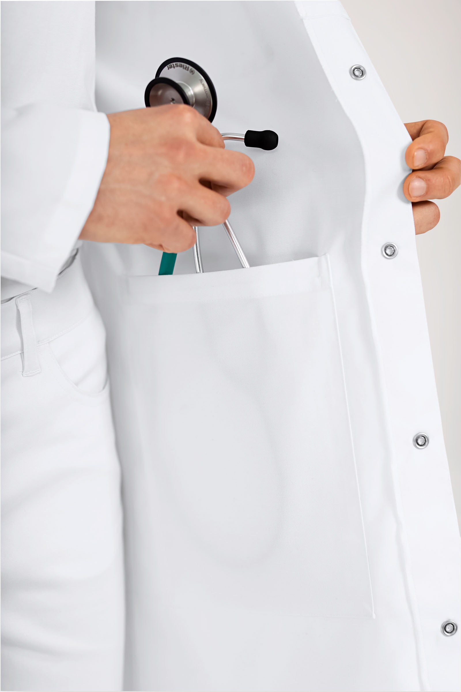 Blouse blanche Homme - Col à revers - Patte de boutons-pression blanc