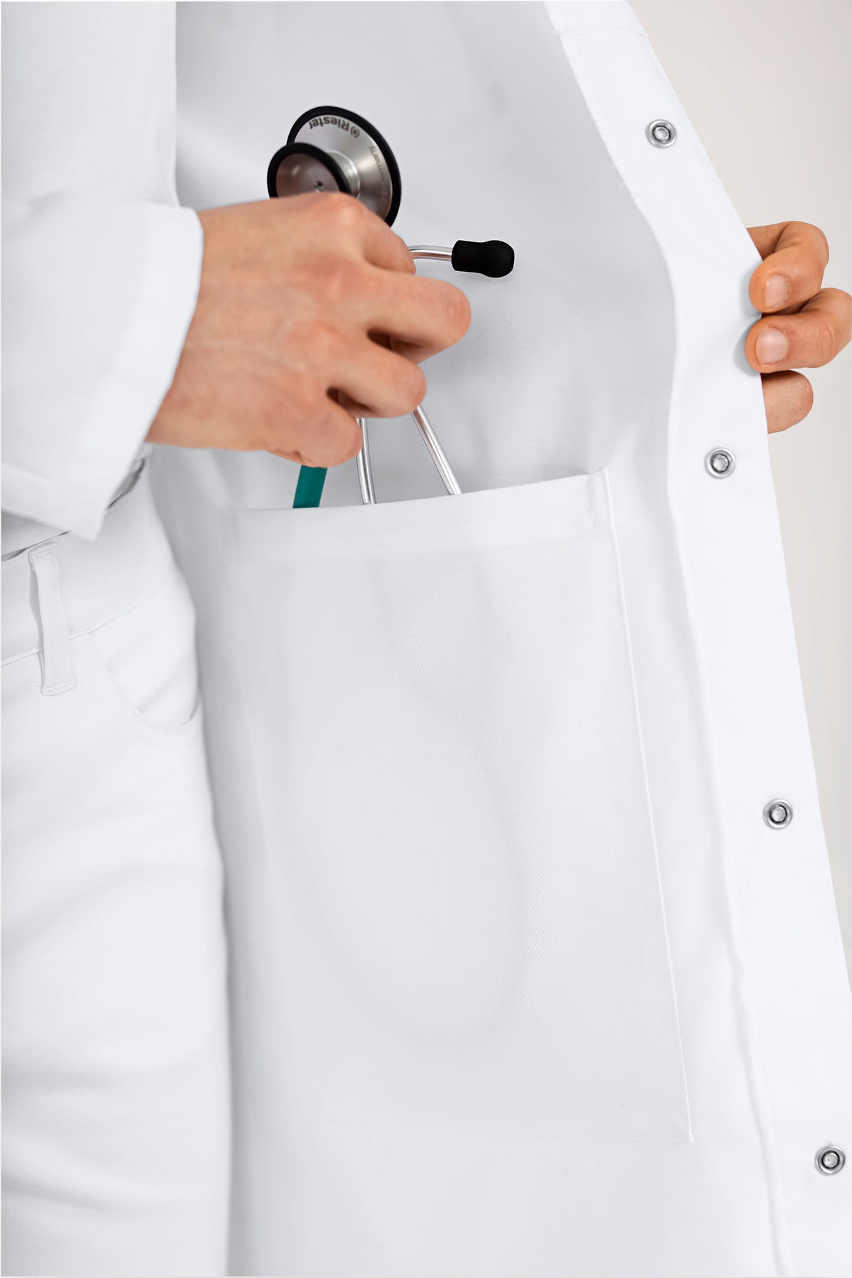 Blouse blanche Homme - Col à revers - Patte de boutons-pression blanc