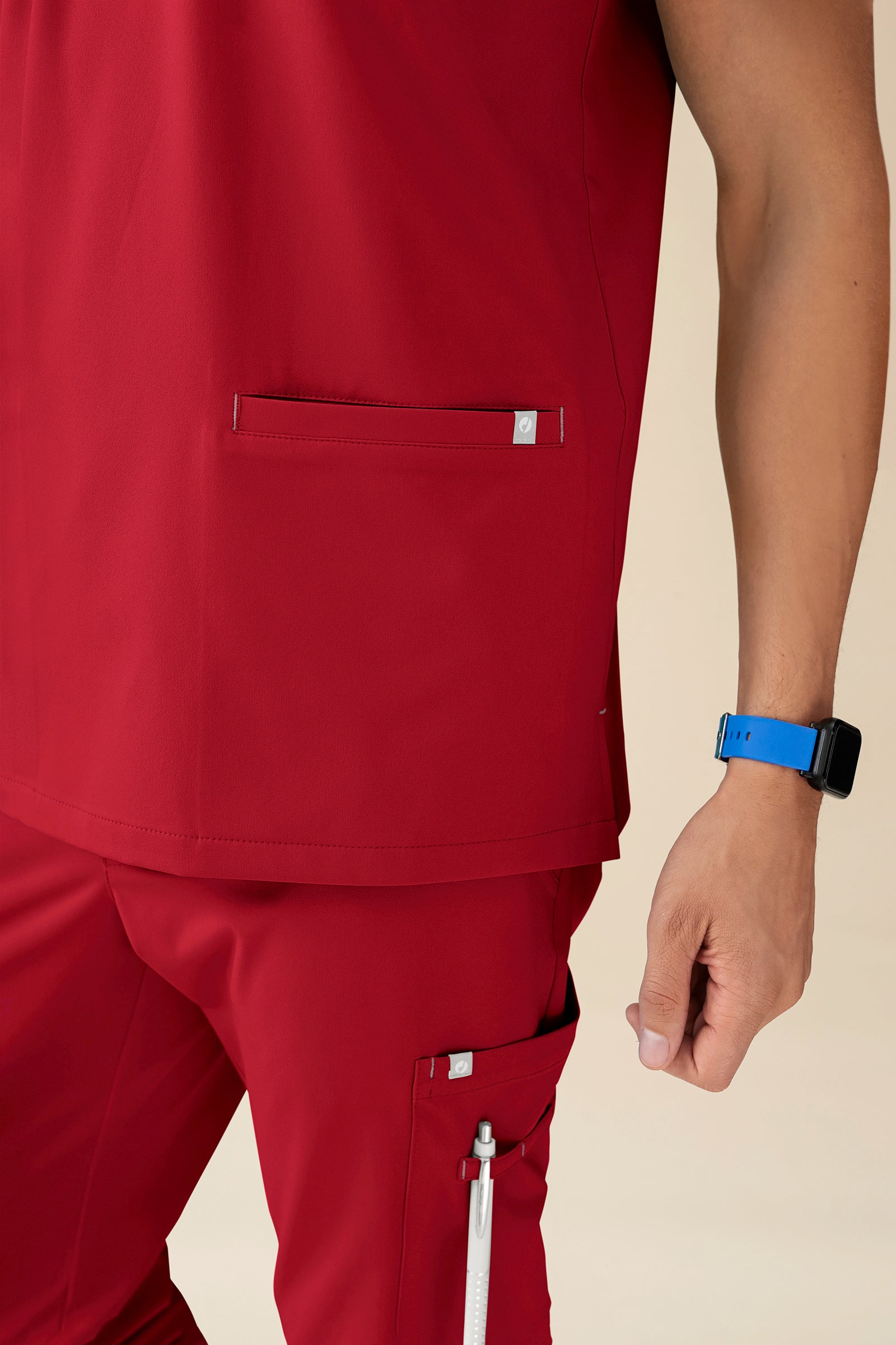 KAERE Tunique Homme - Col V rouge