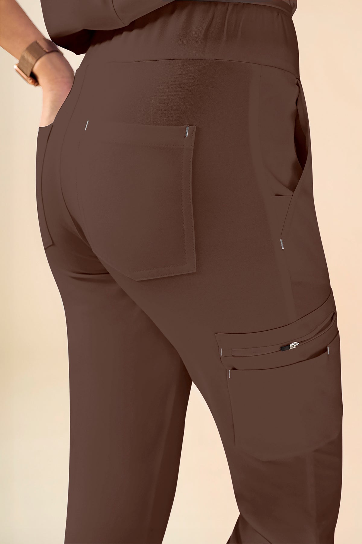 KAERE Pantalon Femme - avec poches cargo coffee