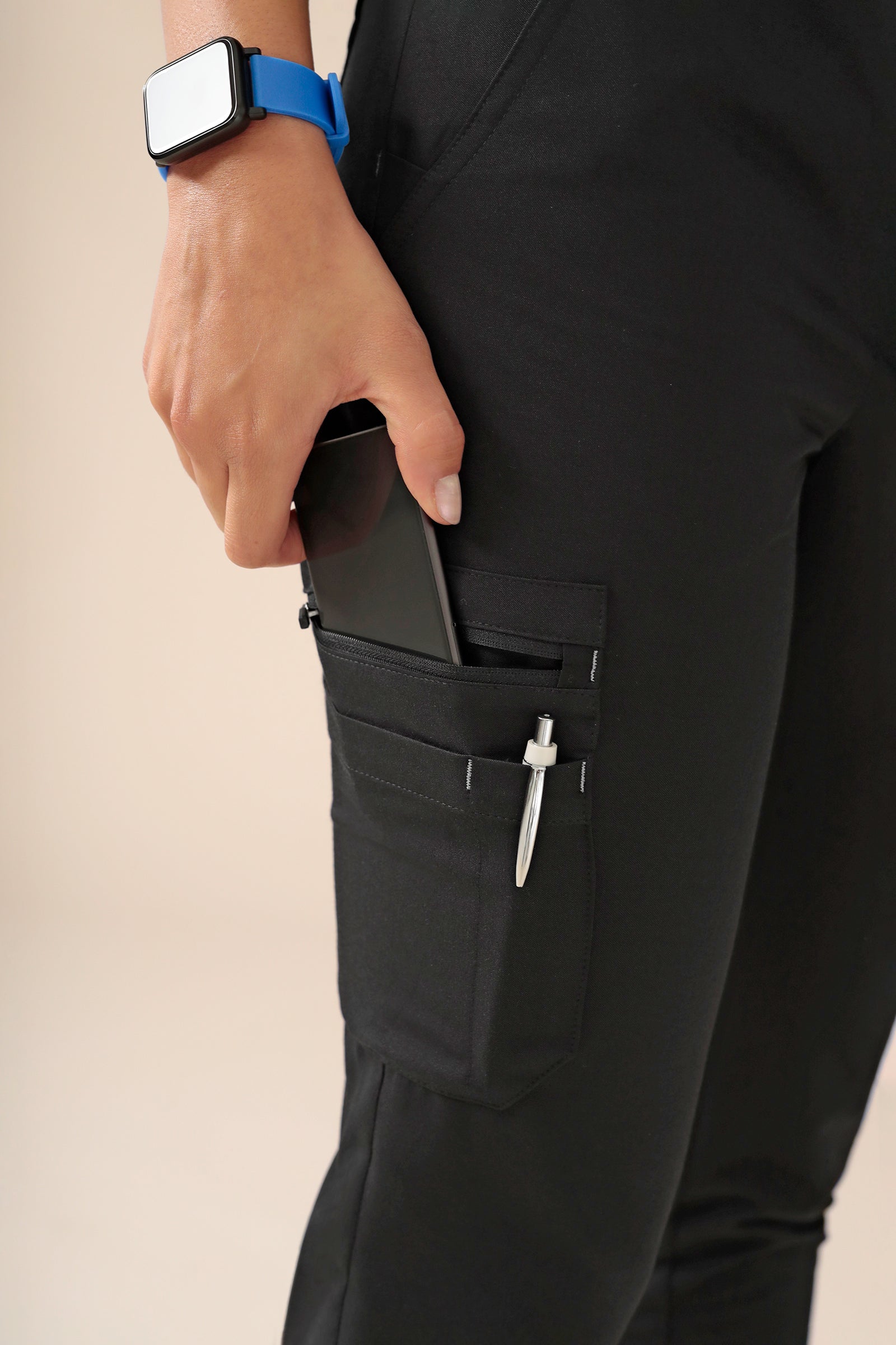 KAERE Pantalon Femme - avec poches cargo et ourlets côtelés noir