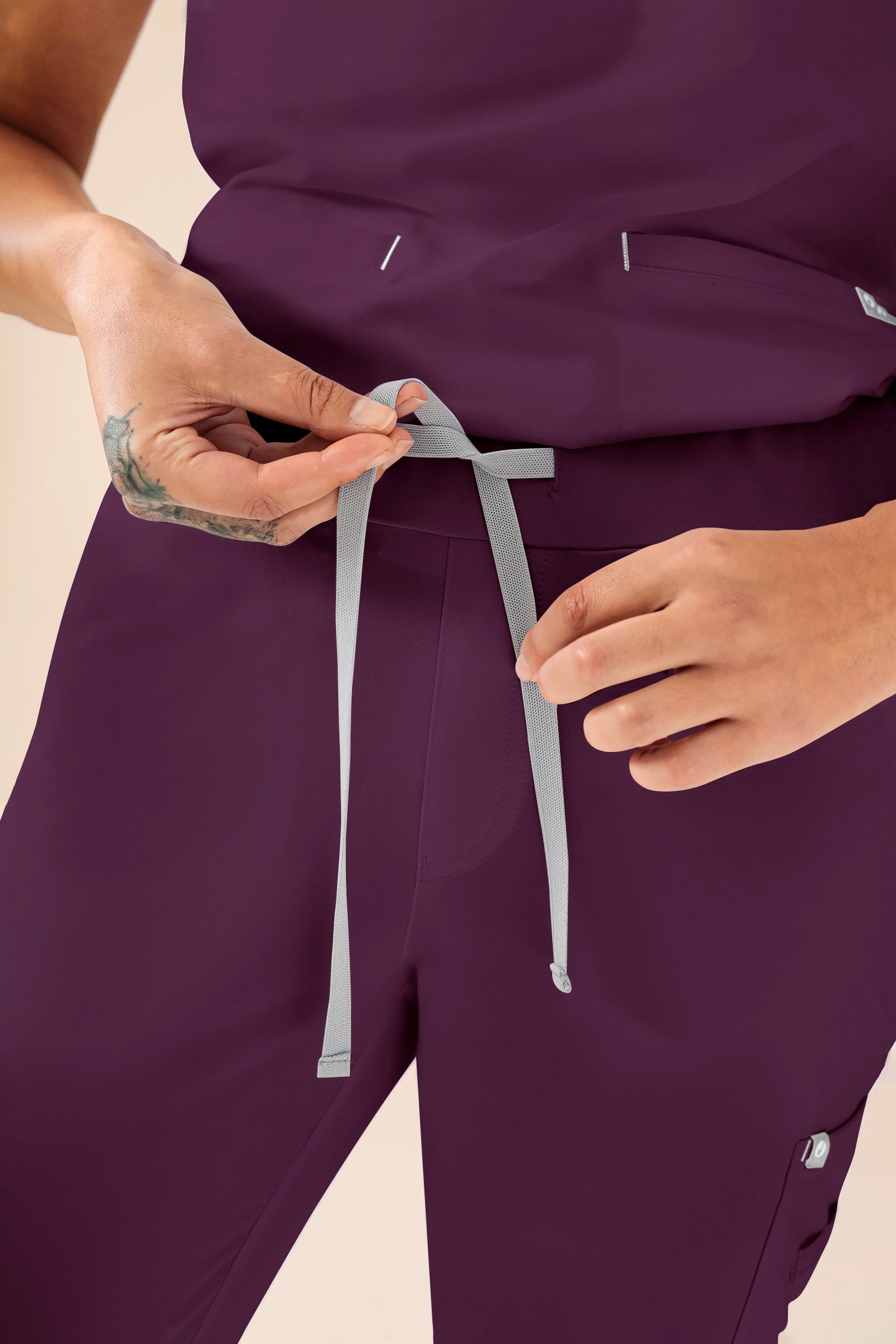 KAERE Pantalon Femme - avec poches cargo et ourlets côtelés prune