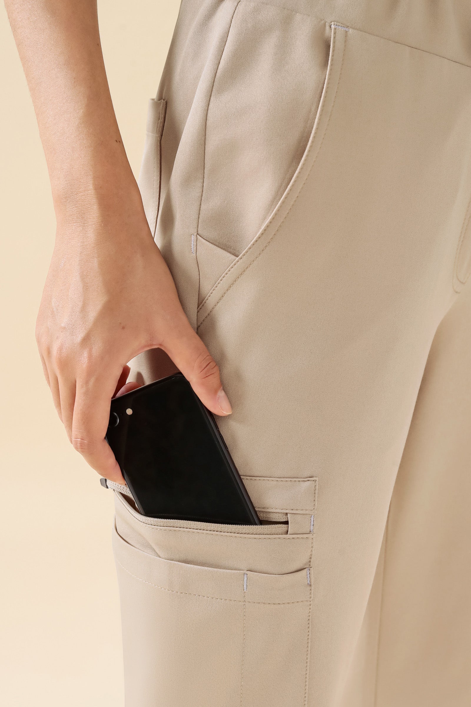 KAERE Pantalon Femme - avec poches cargo sable