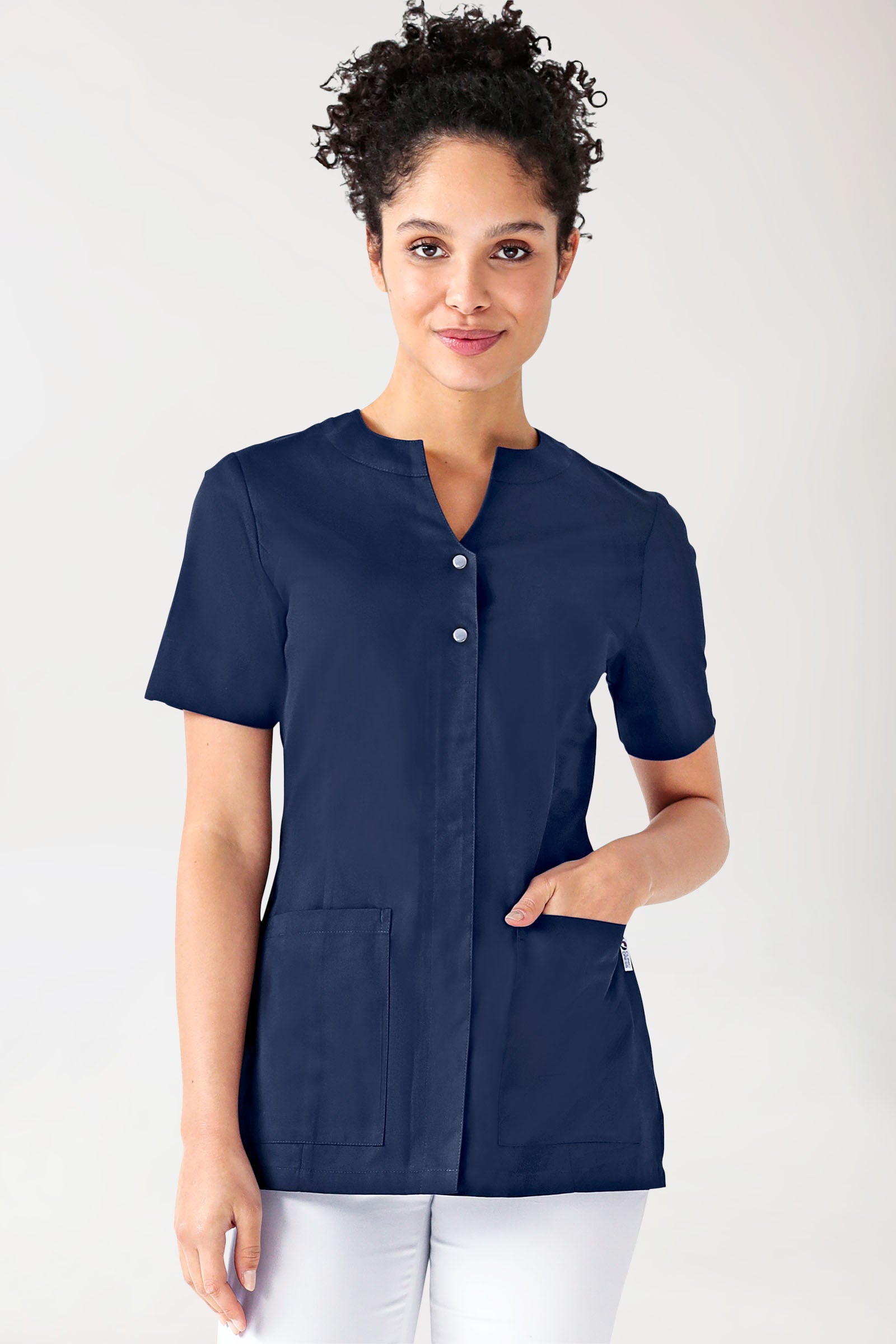 Blouse Beauté Femme - Boutonnage invisible bleu navy, Vue de face