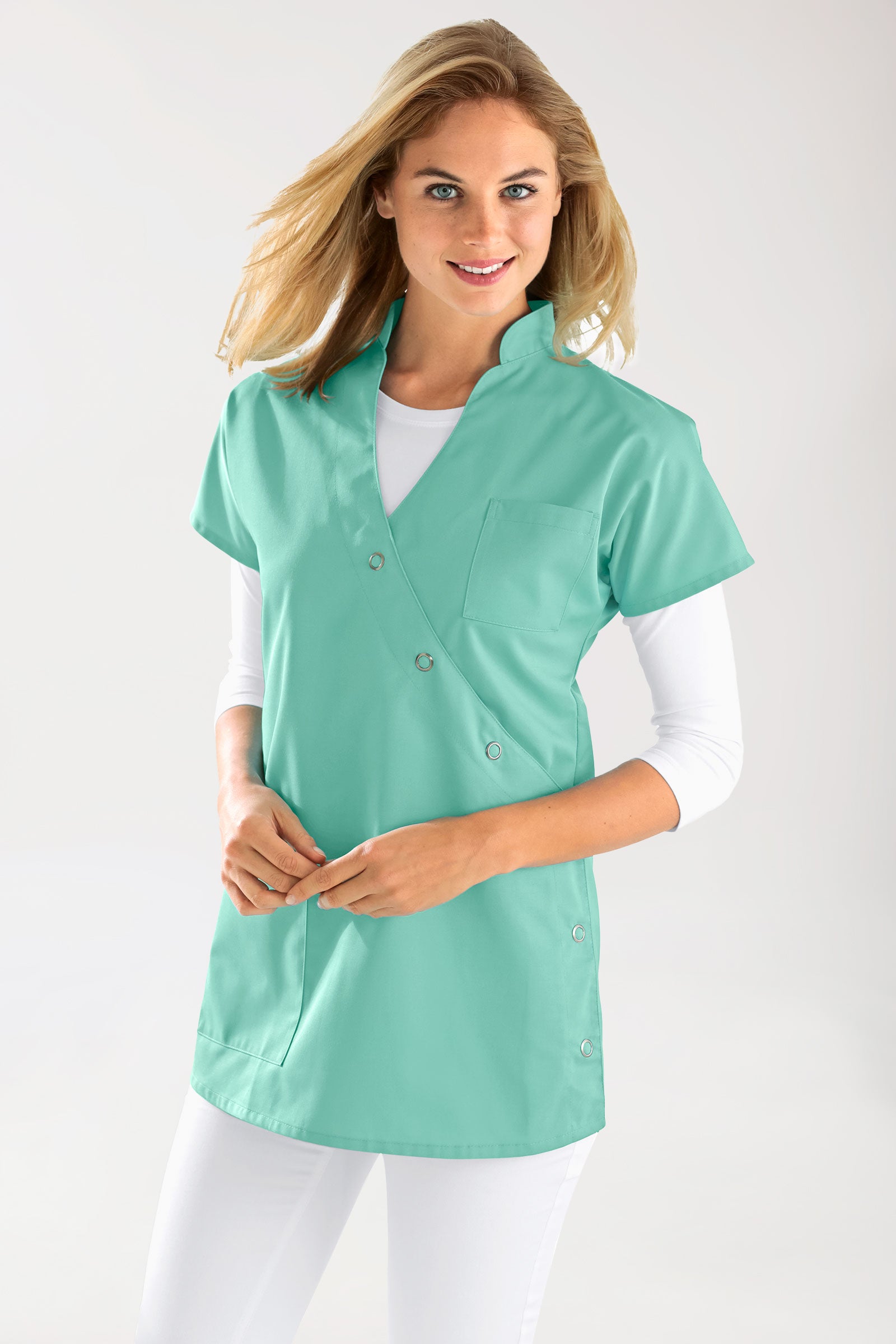 JUST STRONG Blouse Femme - Patte de boutonnage vert d'eau, Vue de face