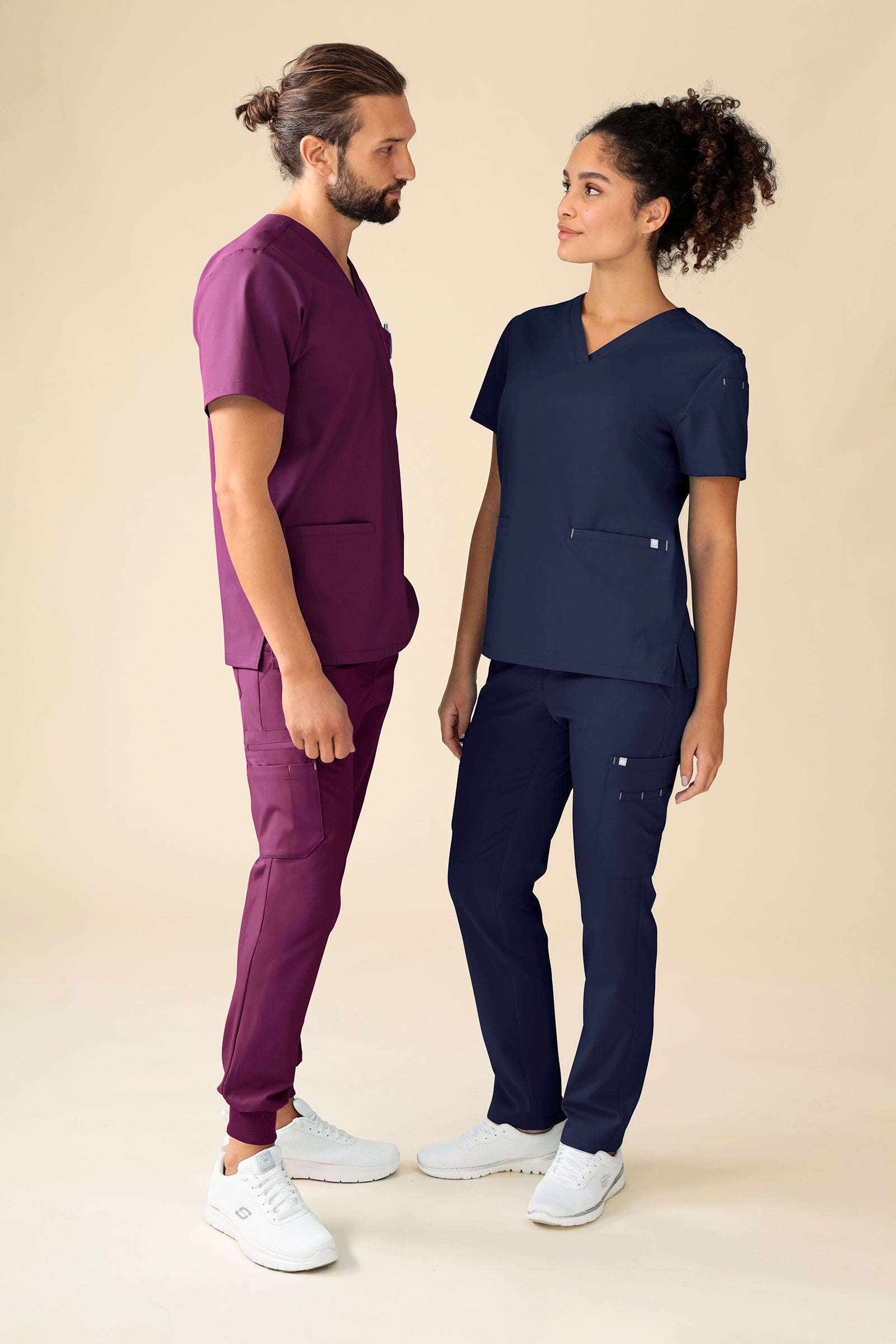 KAERE Pantalon Homme - avec poches cargo et ourlets côtelés prune