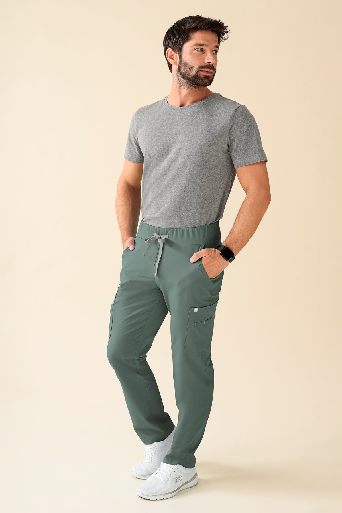 KAERE Pantalon Homme - avec poches cargo Taille courte vert foncé, Vue de face