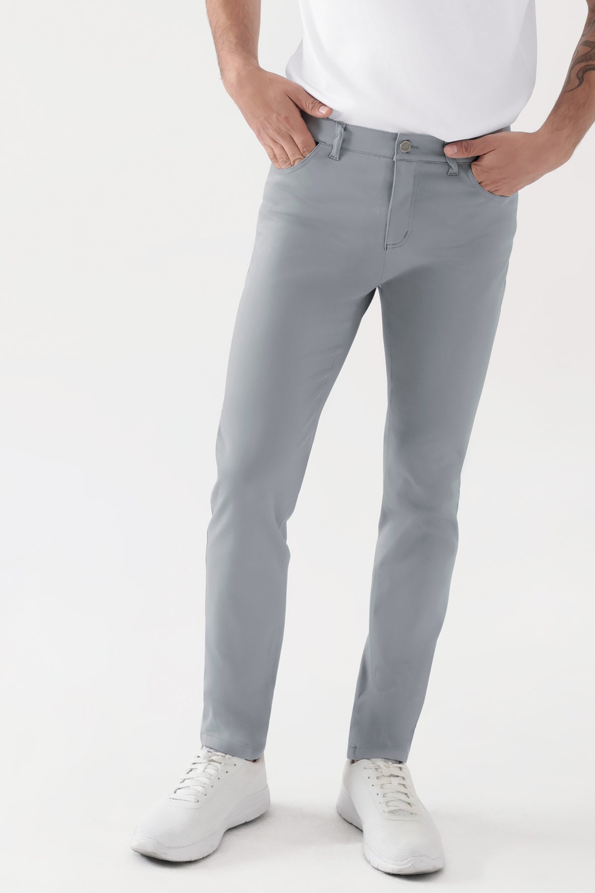 COMFY FLEX Pantalon 5 poches Homme - Jambe slim gris, Vue de face Le mannequin mesure 188 cm et porte la taille 48