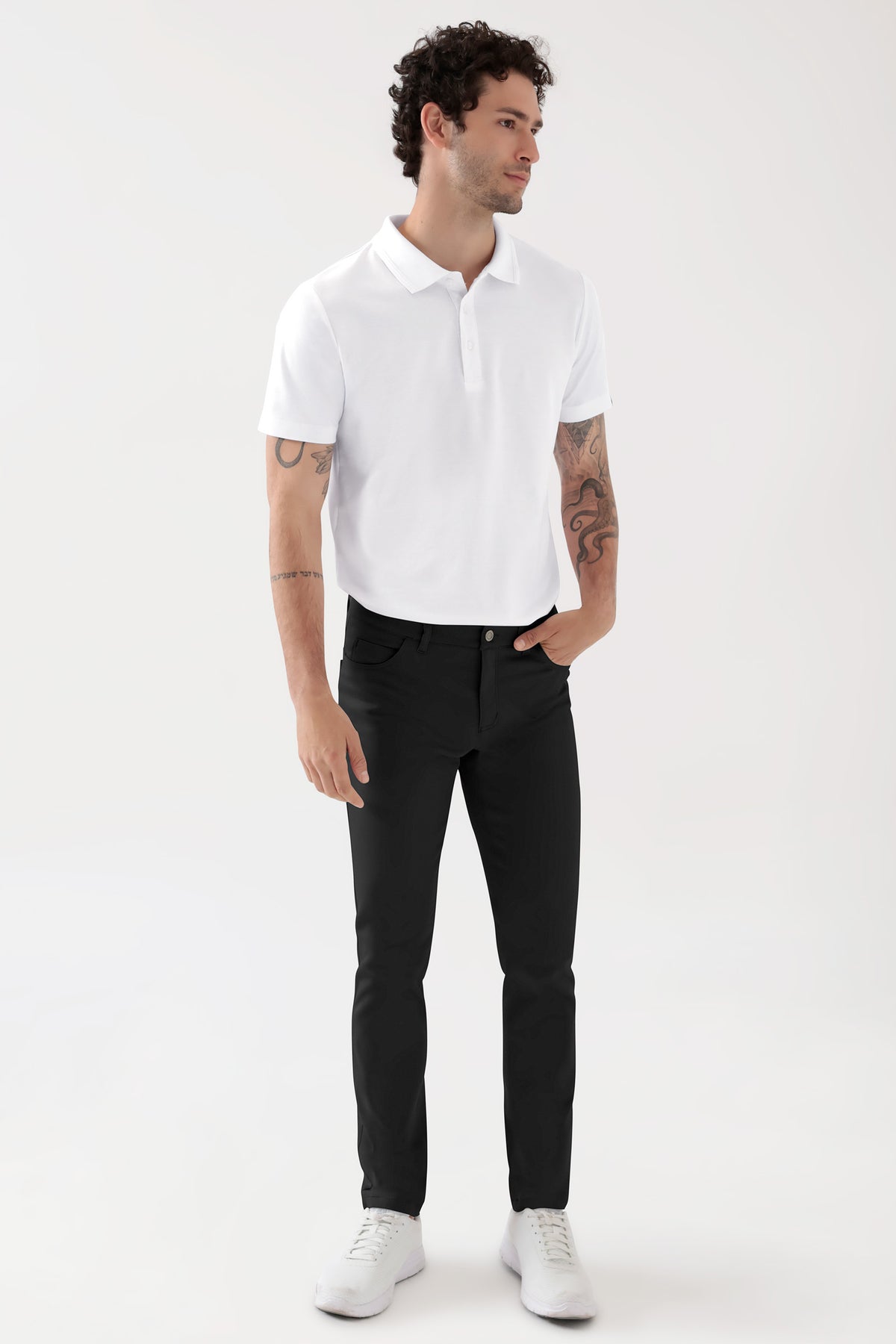 COMFY FLEX Pantalon 5 poches Homme - Jambe slim noir, Vue de face Le mannequin mesure 188 cm et porte la taille 48