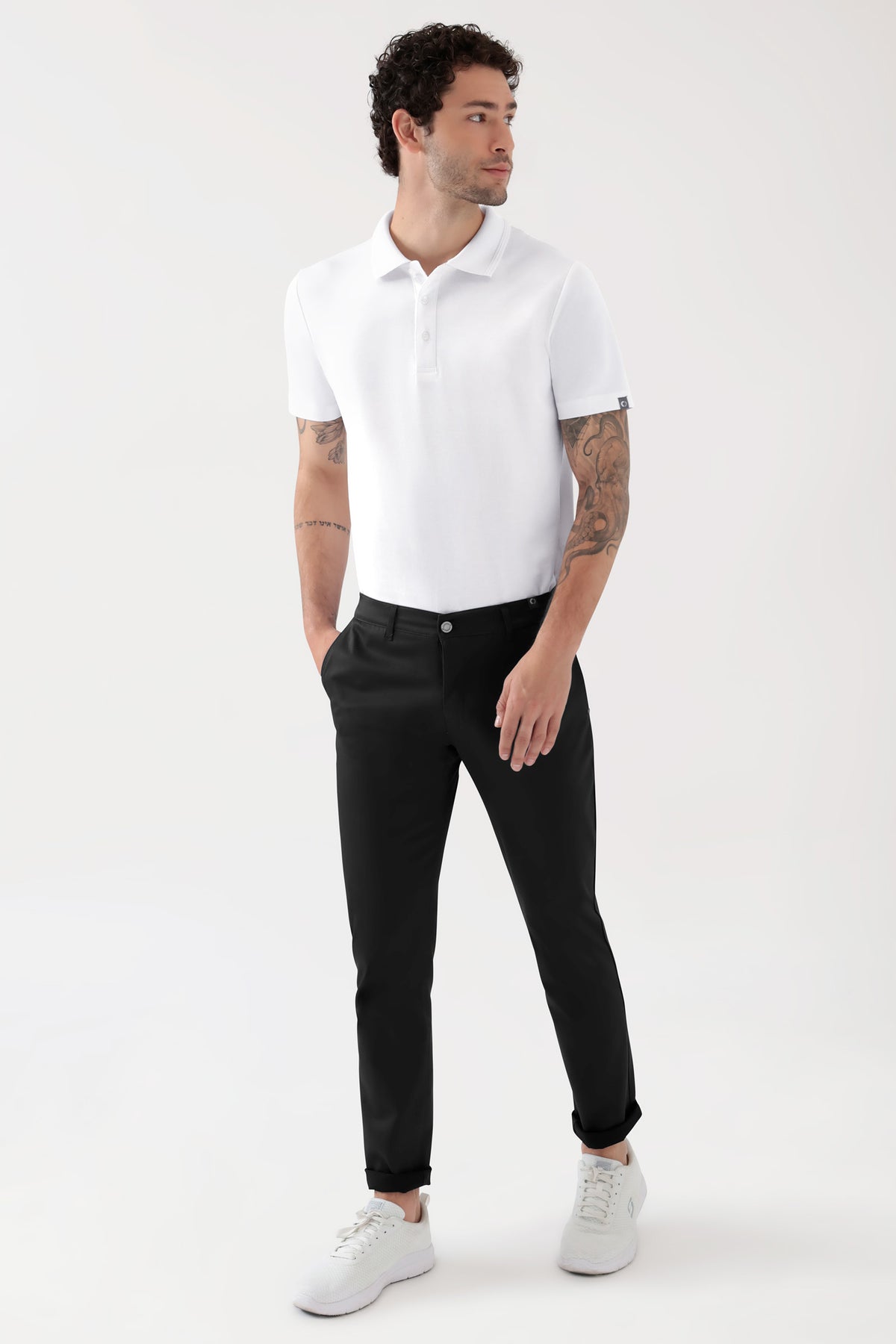 COMFY FLEX Pantalon Homme - Style Chino noir, Vue de face Le mannequin mesure 188 cm et porte la taille 48