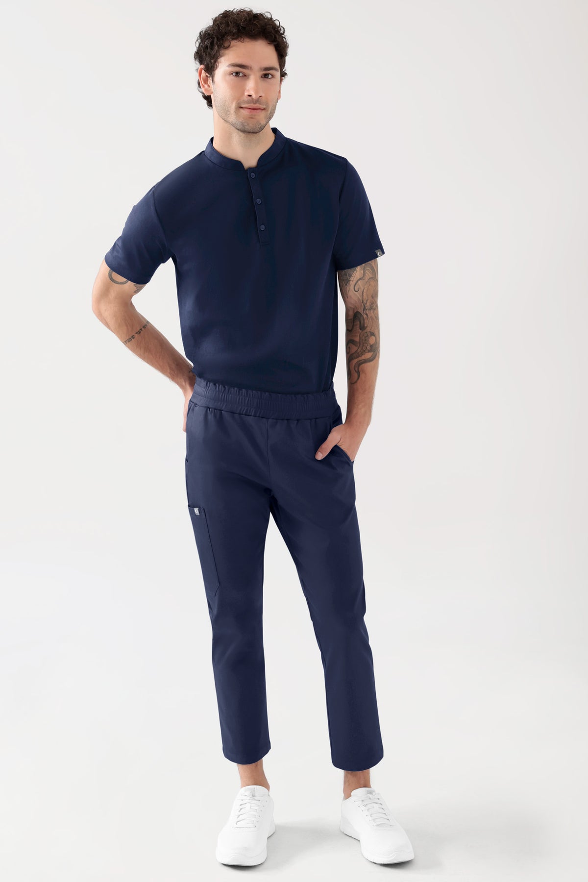 COMFY FLEX Pantalon Stretch mixte - 7/8 longueur navy, Vue de face Le mannequin mesure 188 cm et porte la taille M