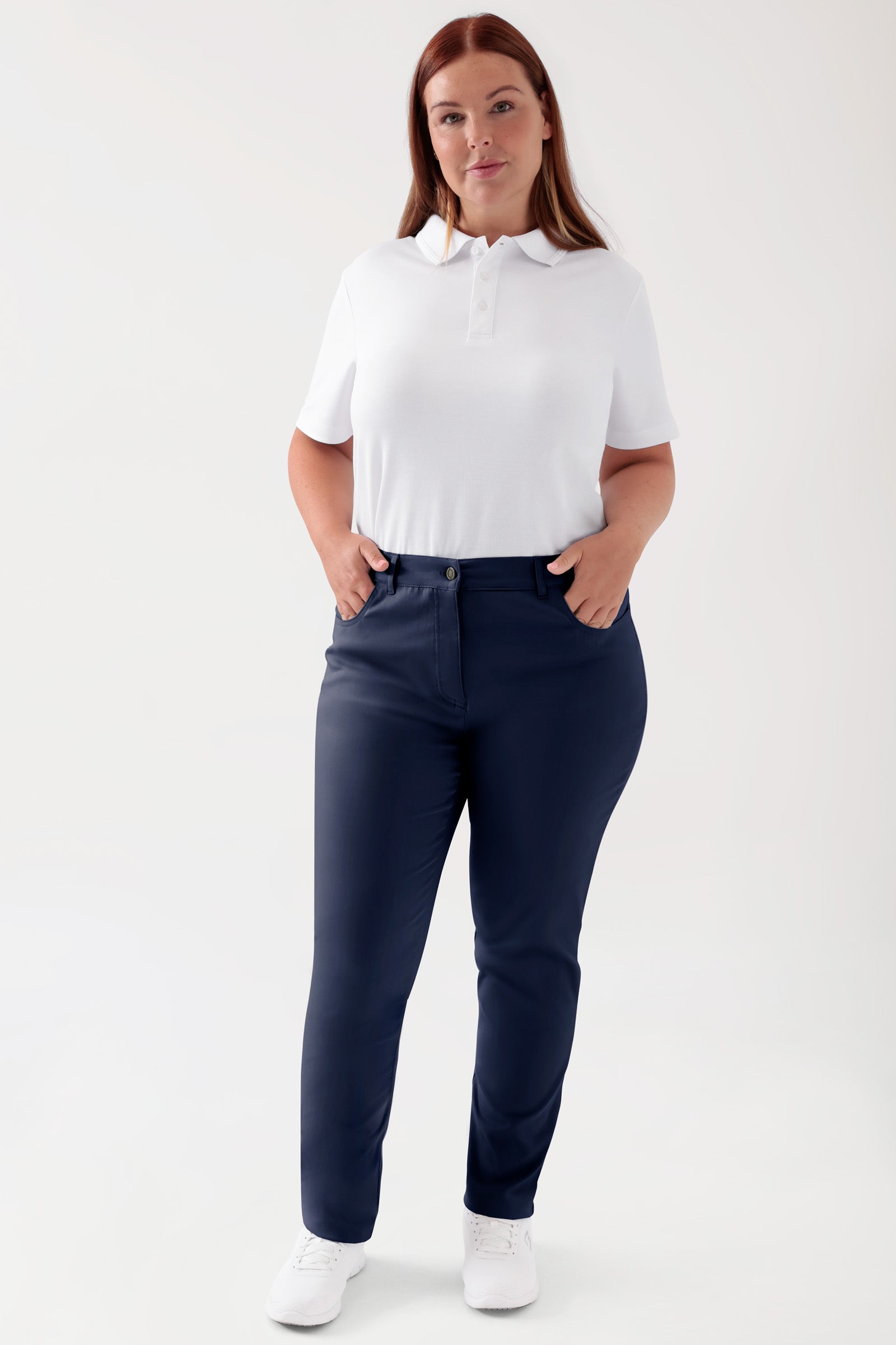 COMFY FLEX Pantalon 5 poches Femme - Jambe slim navy, Vue de face Le mannequin mesure 173 cm et porte la taille 46