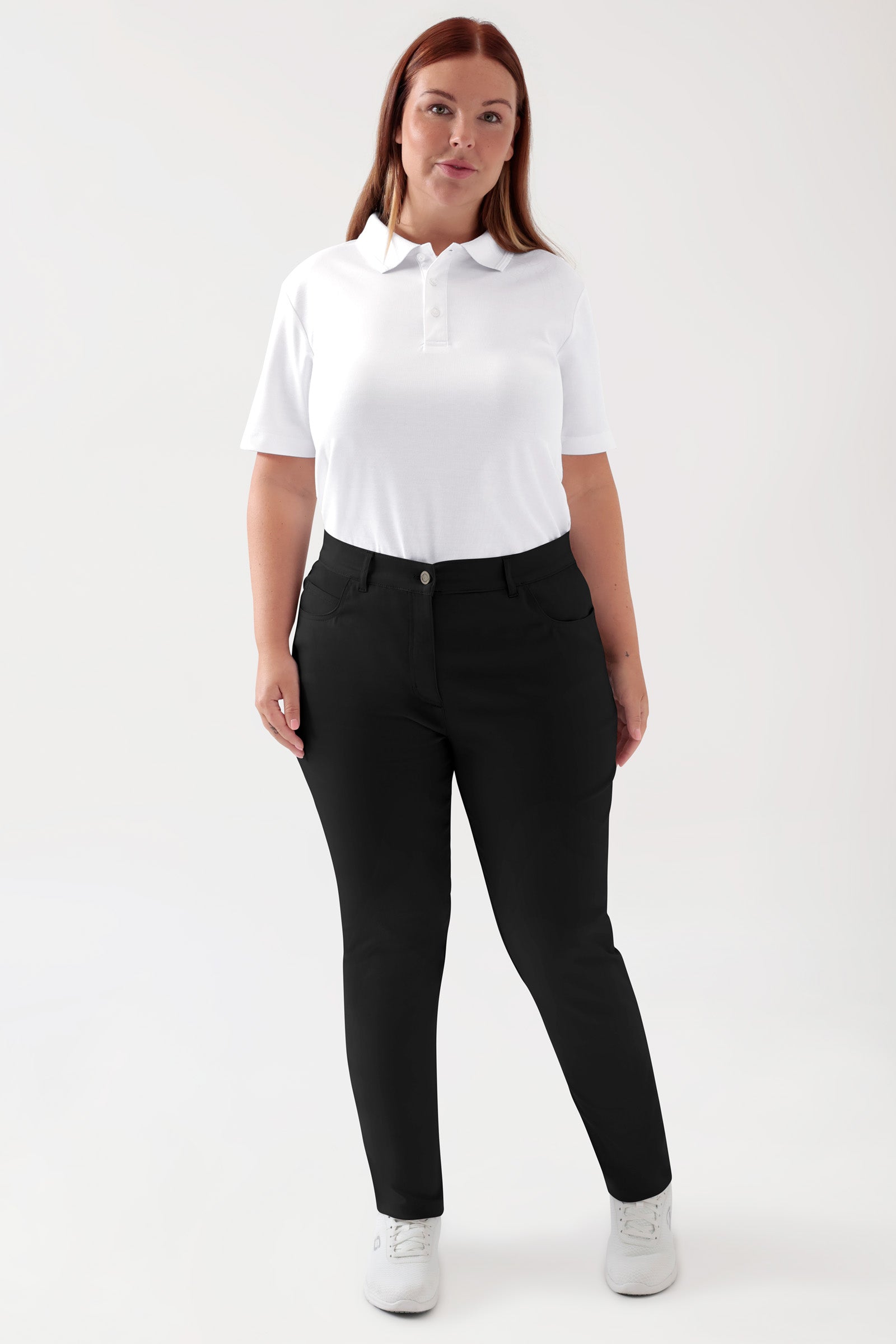 COMFY FLEX Pantalon 5 poches Femme - Jambe slim noir, Vue de face Le mannequin mesure 173 cm et porte la taille 46