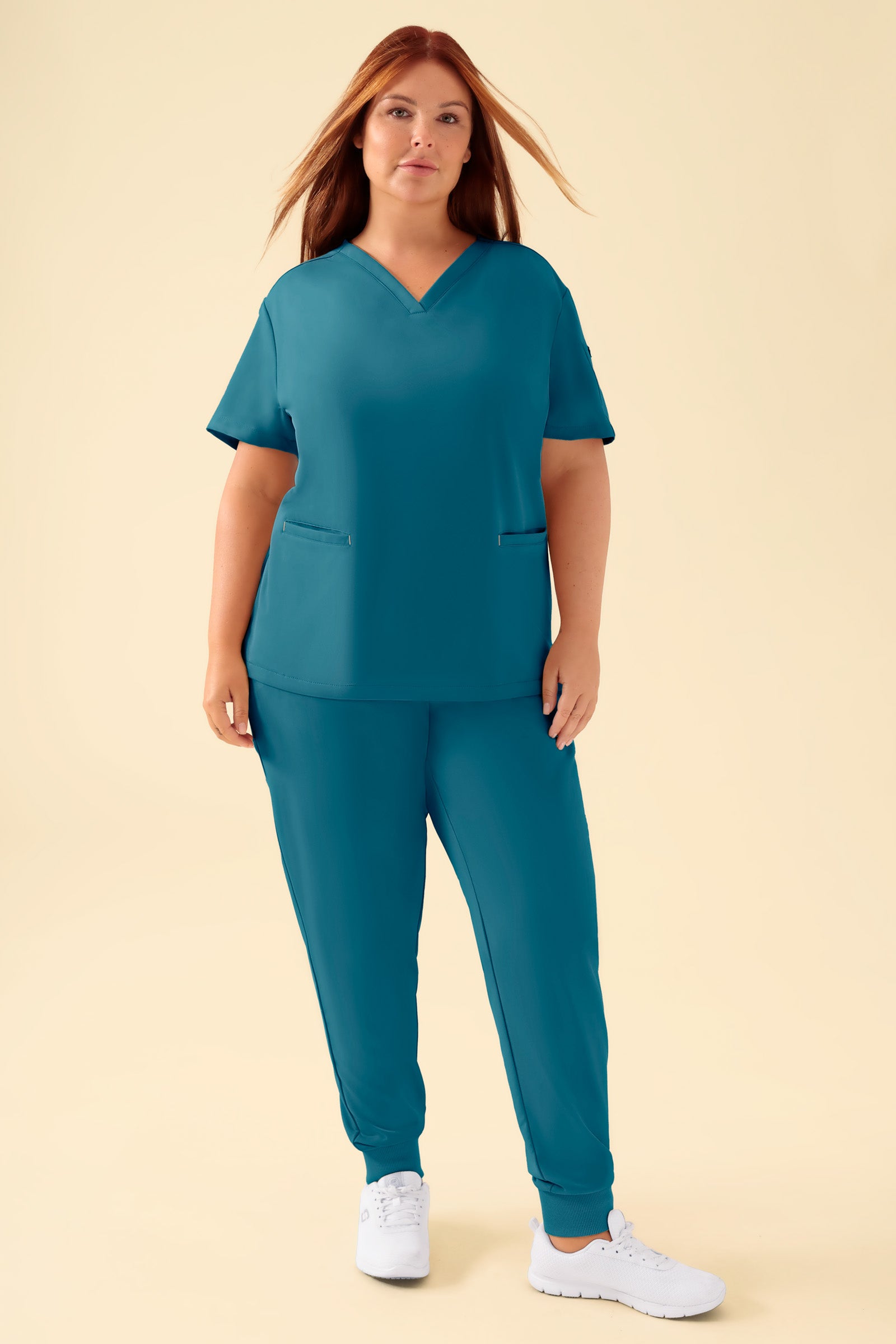 KAERE Tunique Femme - Décolleté V pétrole, Vue de face Le mannequin mesure 173 cm et porte la taille XL