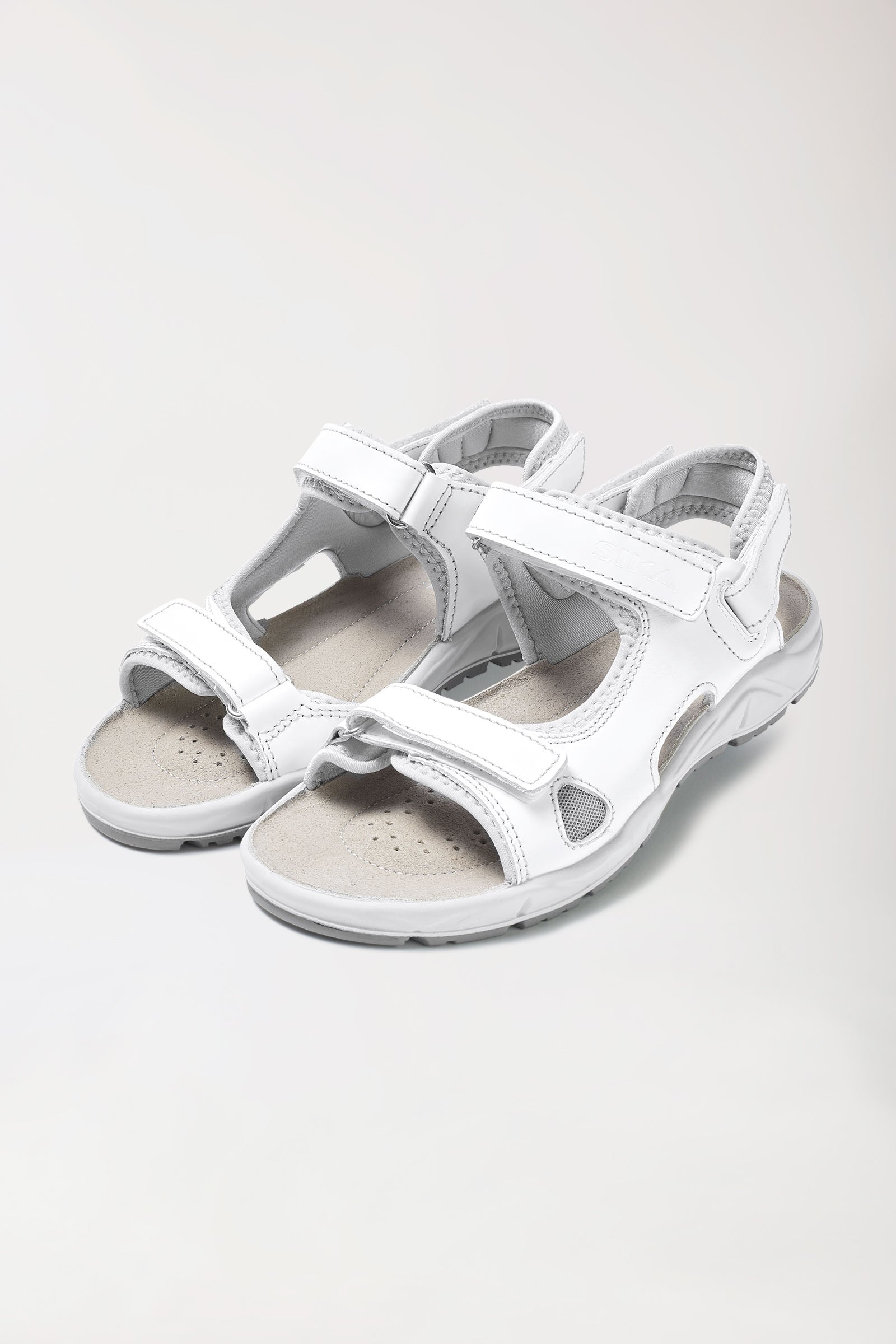 Sandales blanches unisexe, Vue de face