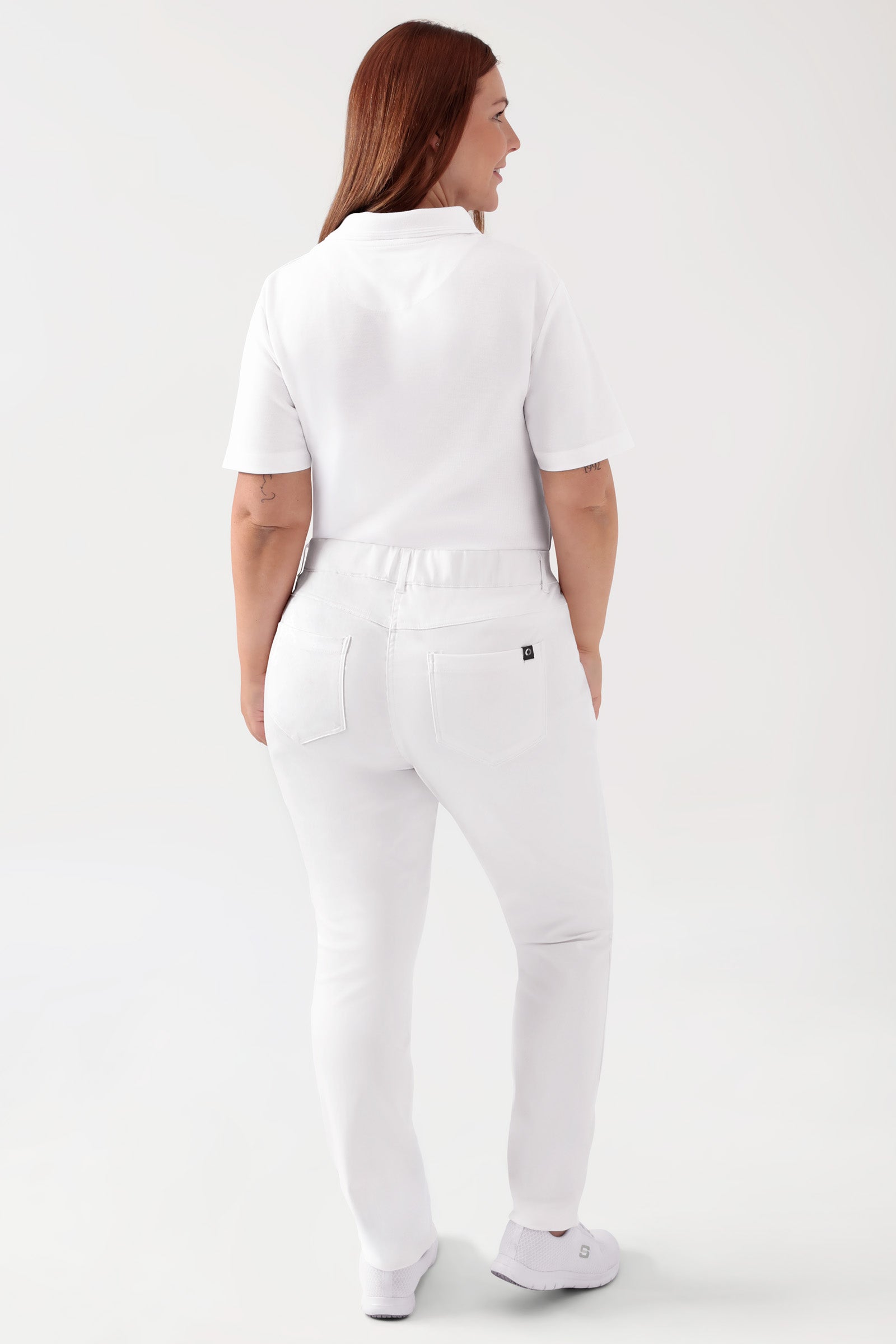 COMFY FLEX Pantalon 5 poches Femme - Jambe slim blanc, Vue de dos Le mannequin mesure 173 cm et porte la taille 46