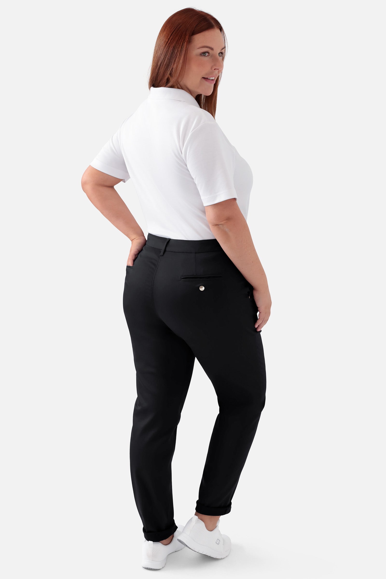 COMFY FLEX Pantalon Femme - Style Chino noir, Vue de dos Le mannequin mesure 173 cm et porte la taille 46