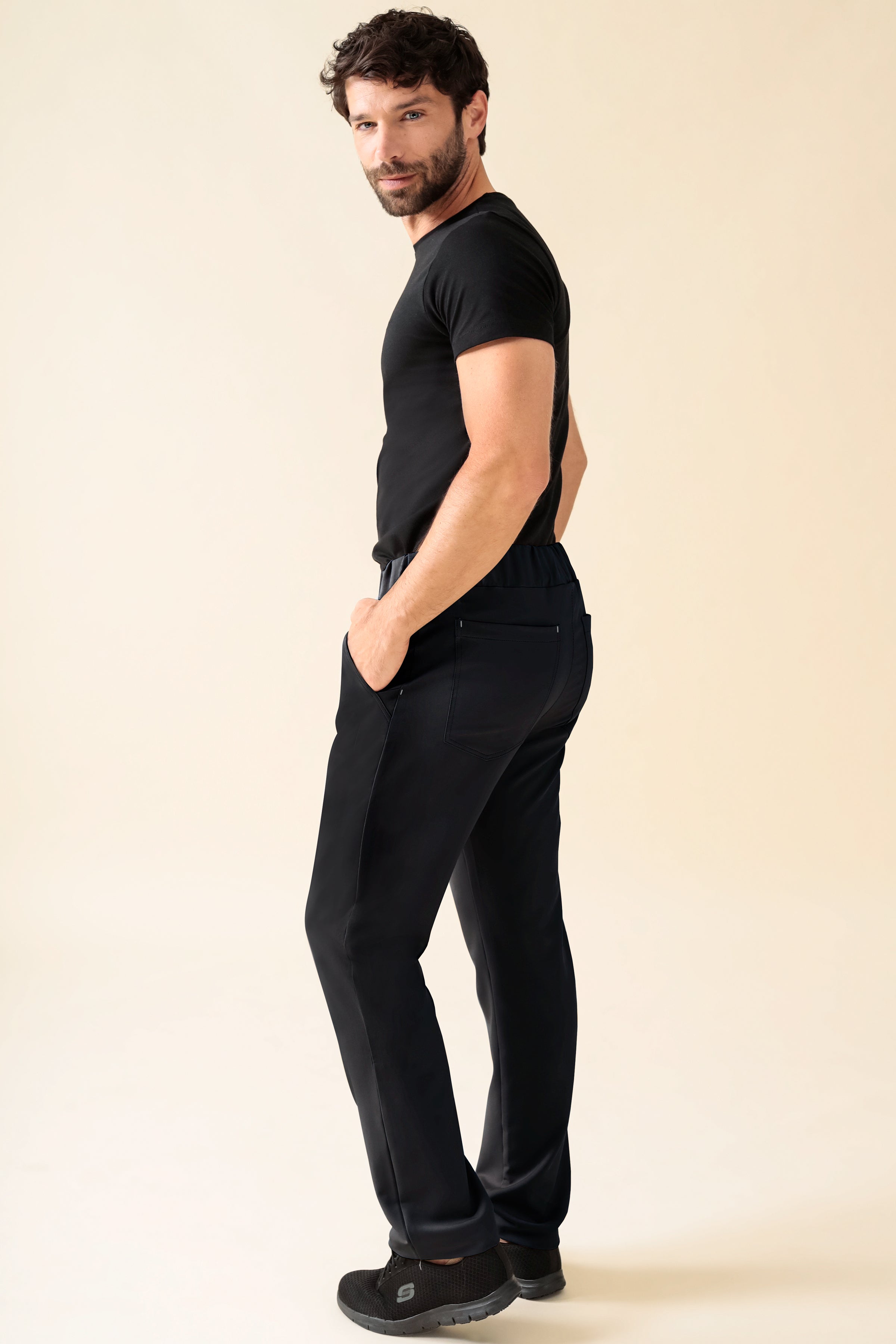 KAERE Pantalon Homme - Taille courte et sans poches cargo noir, Vue de dos 