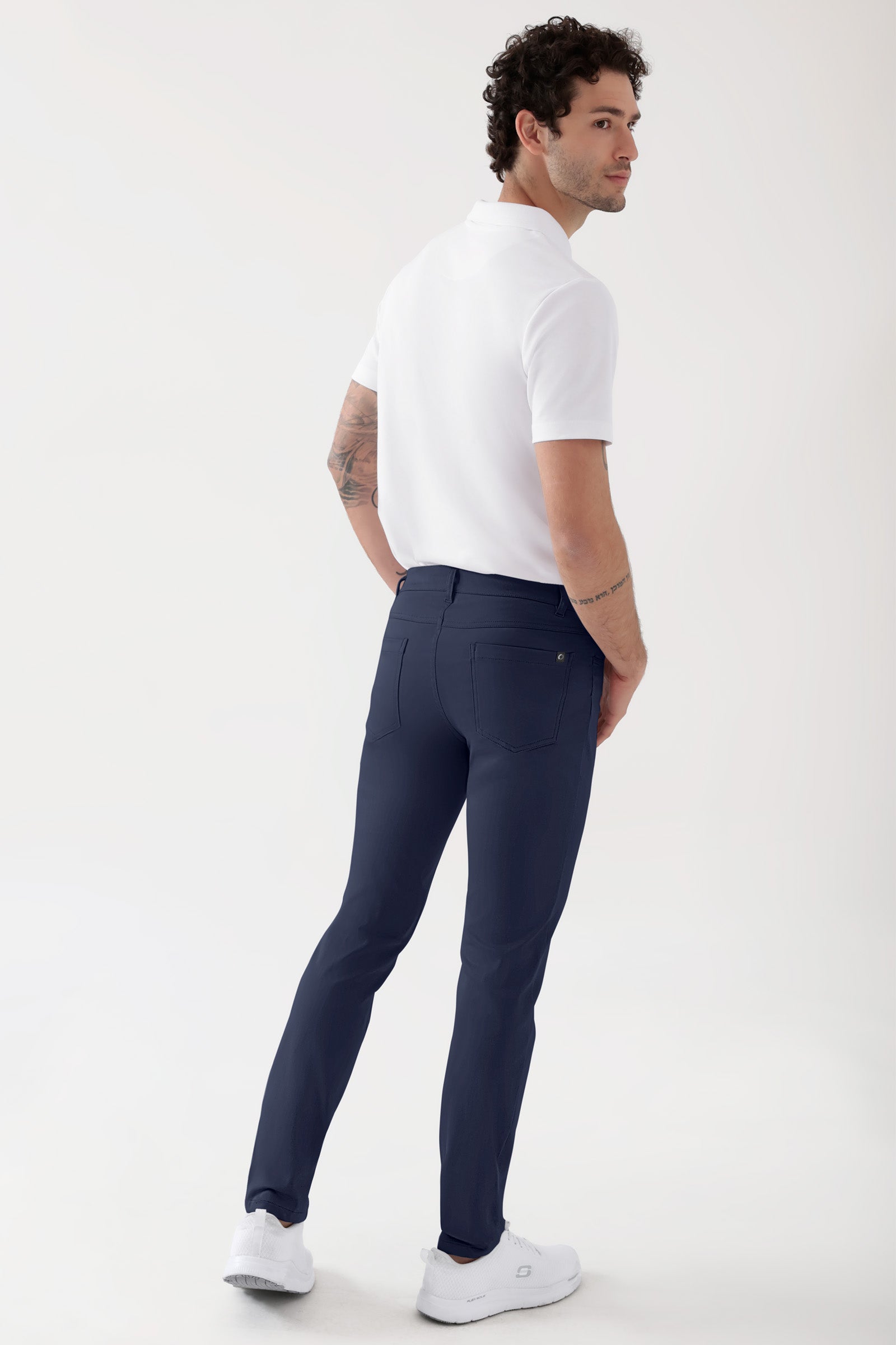 COMFY FLEX Pantalon 5 poches Homme - Jambe slim bleu navy, Vue de dos Le mannequin mesure 188 cm et porte la taille 48