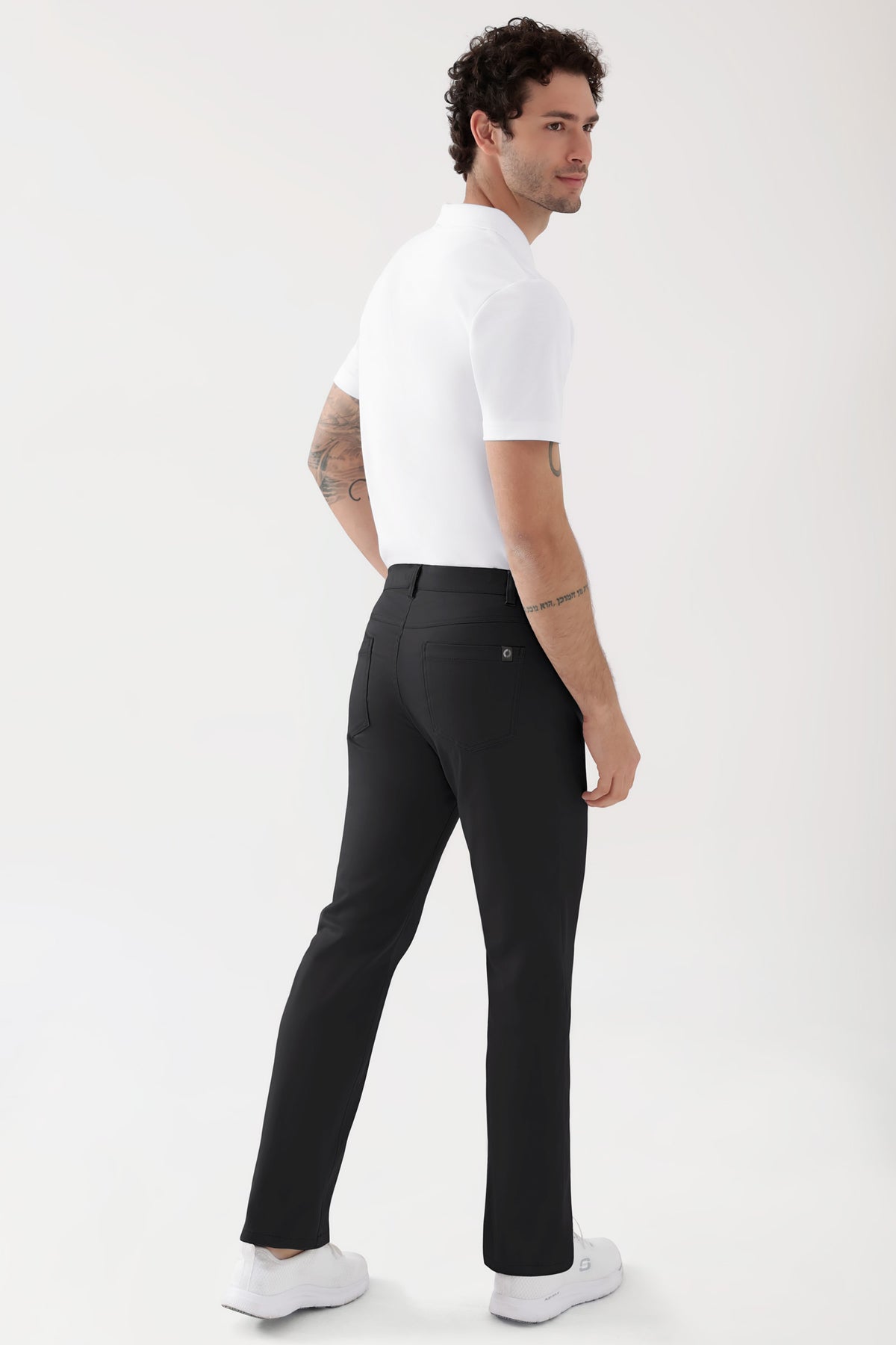COMFY FLEX Pantalon 5 poches Homme - Jambe droite noir, Vue de dos Le mannequin mesure 188 cm et porte la taille 48