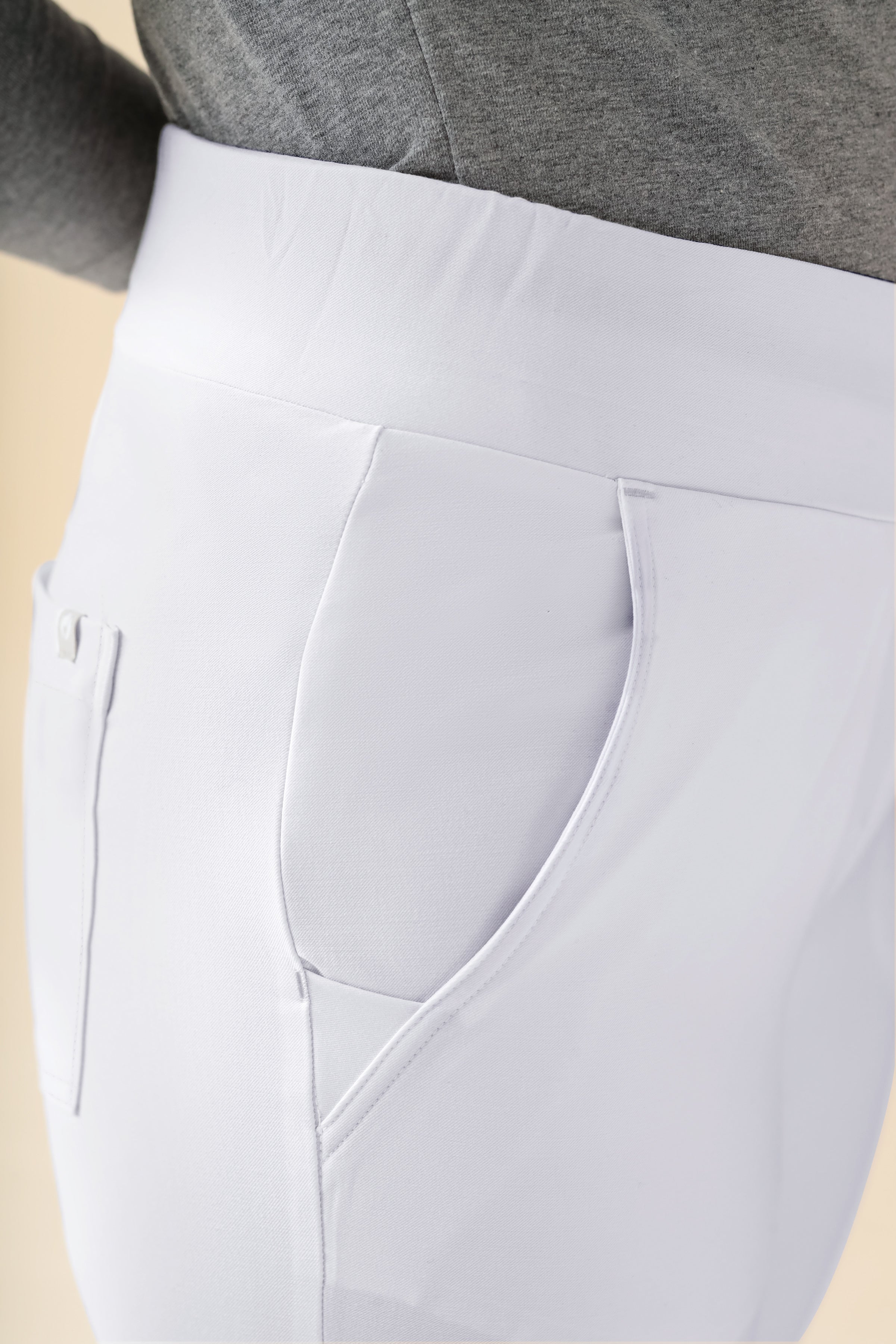 KAERE Pantalon Femme - ourlets côtelés Taille courte et sans poches cargo blanc