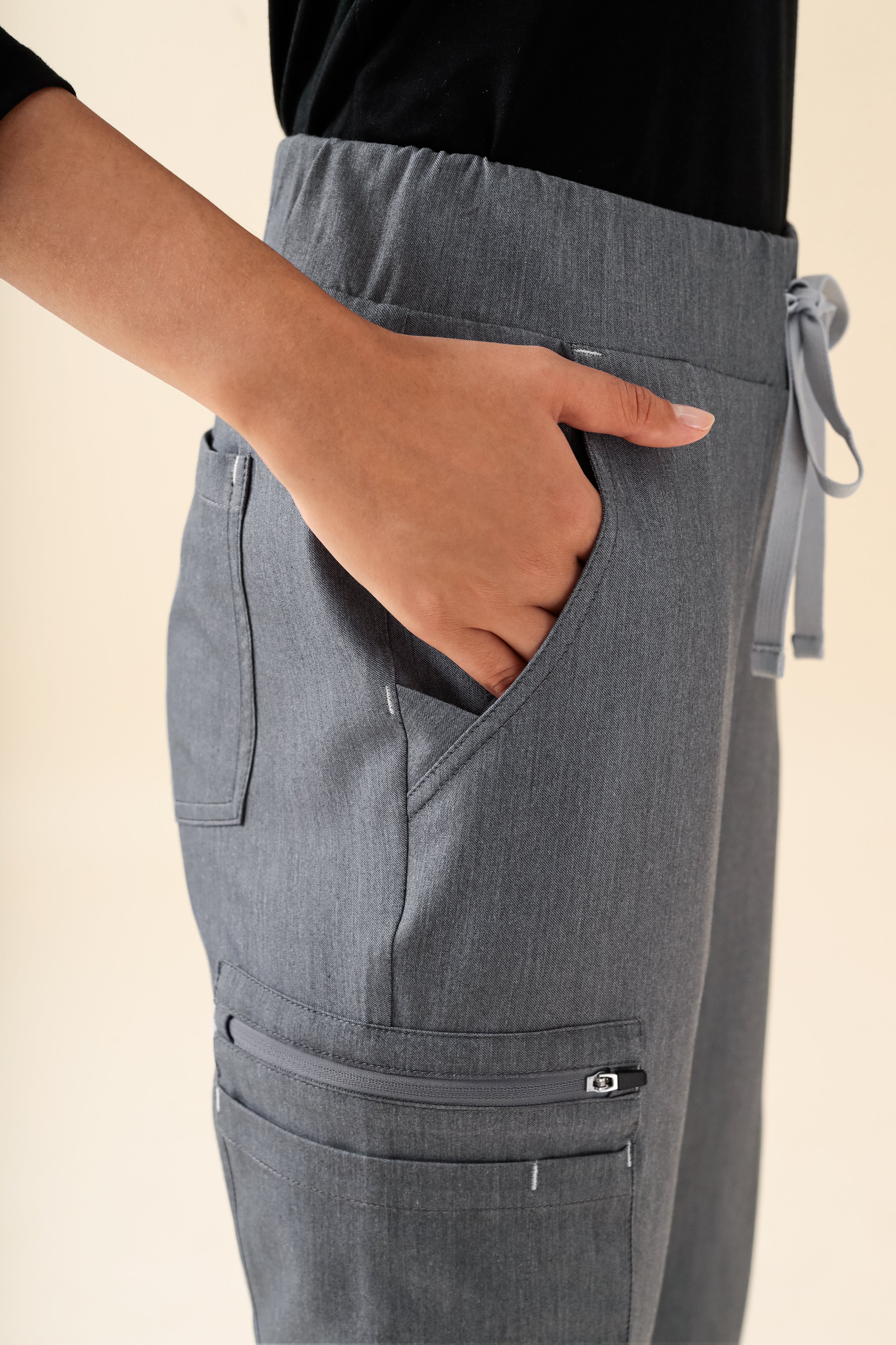KAERE Pantalon Femme - avec poches cargo Taille courte gris chiné