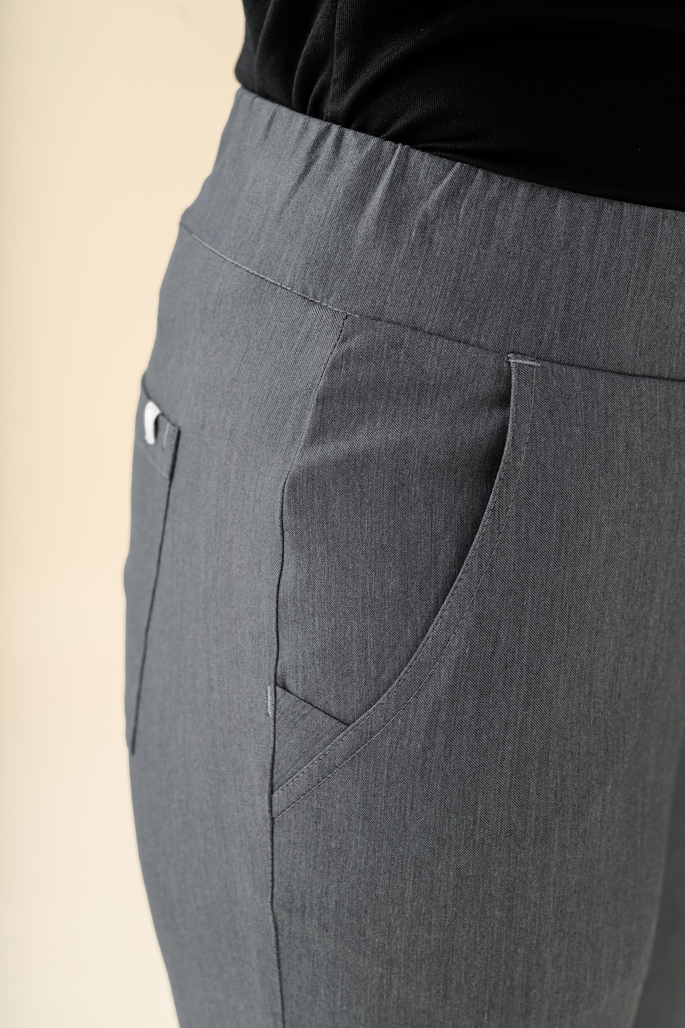 KAERE Pantalon Femme - ourlets côtelés Taille courte et sans poches cargo gris chiné