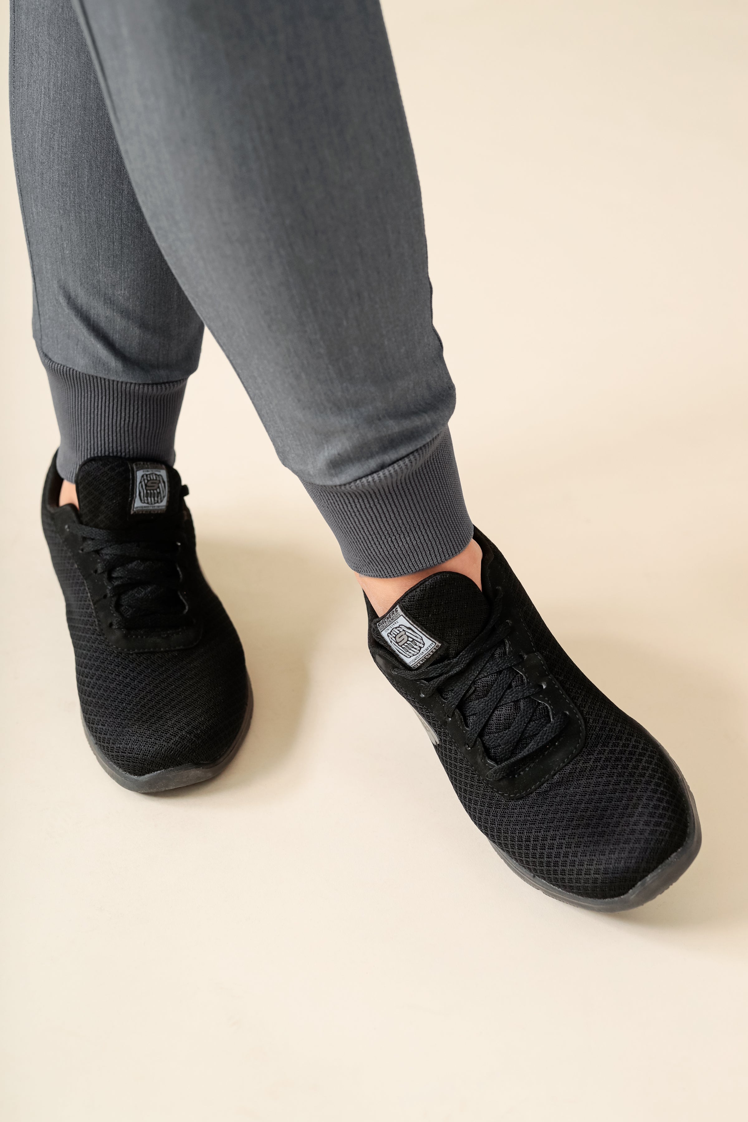 KAERE Pantalon Femme - ourlets côtelés Taille courte et sans poches cargo gris chiné