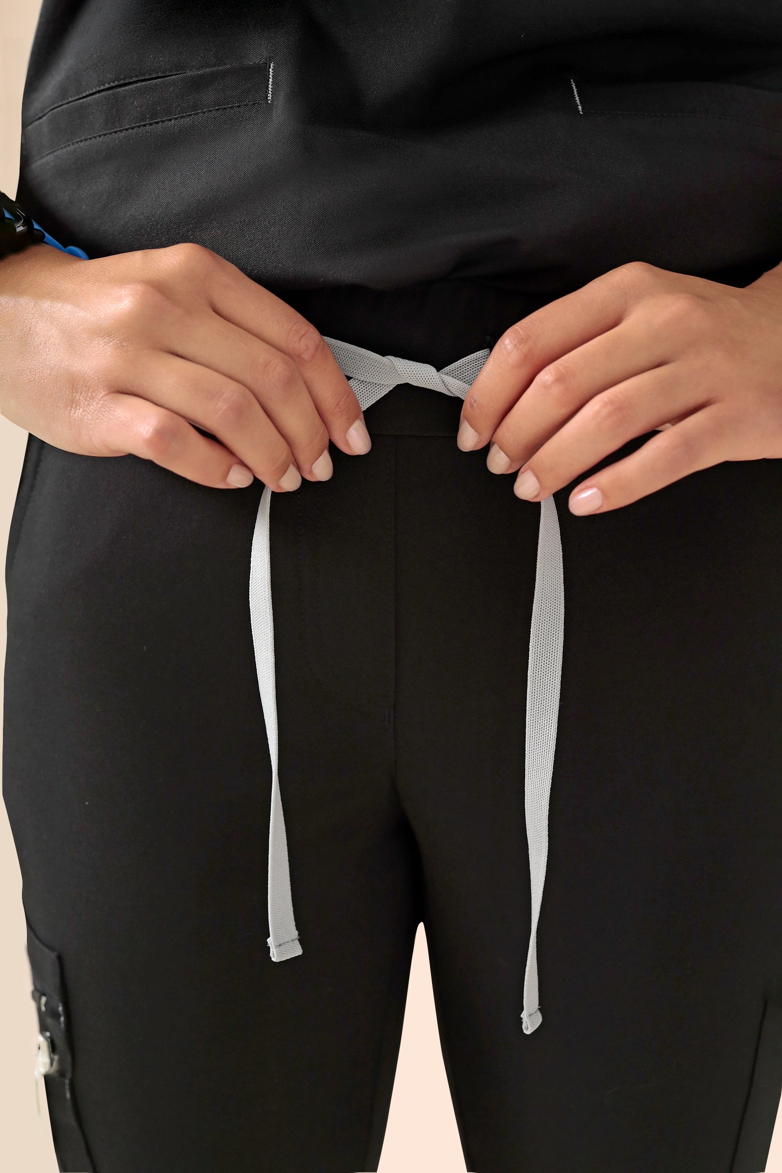 KAERE Pantalon Femme - avec poches cargo et ourlets côtelés Taille courte noir