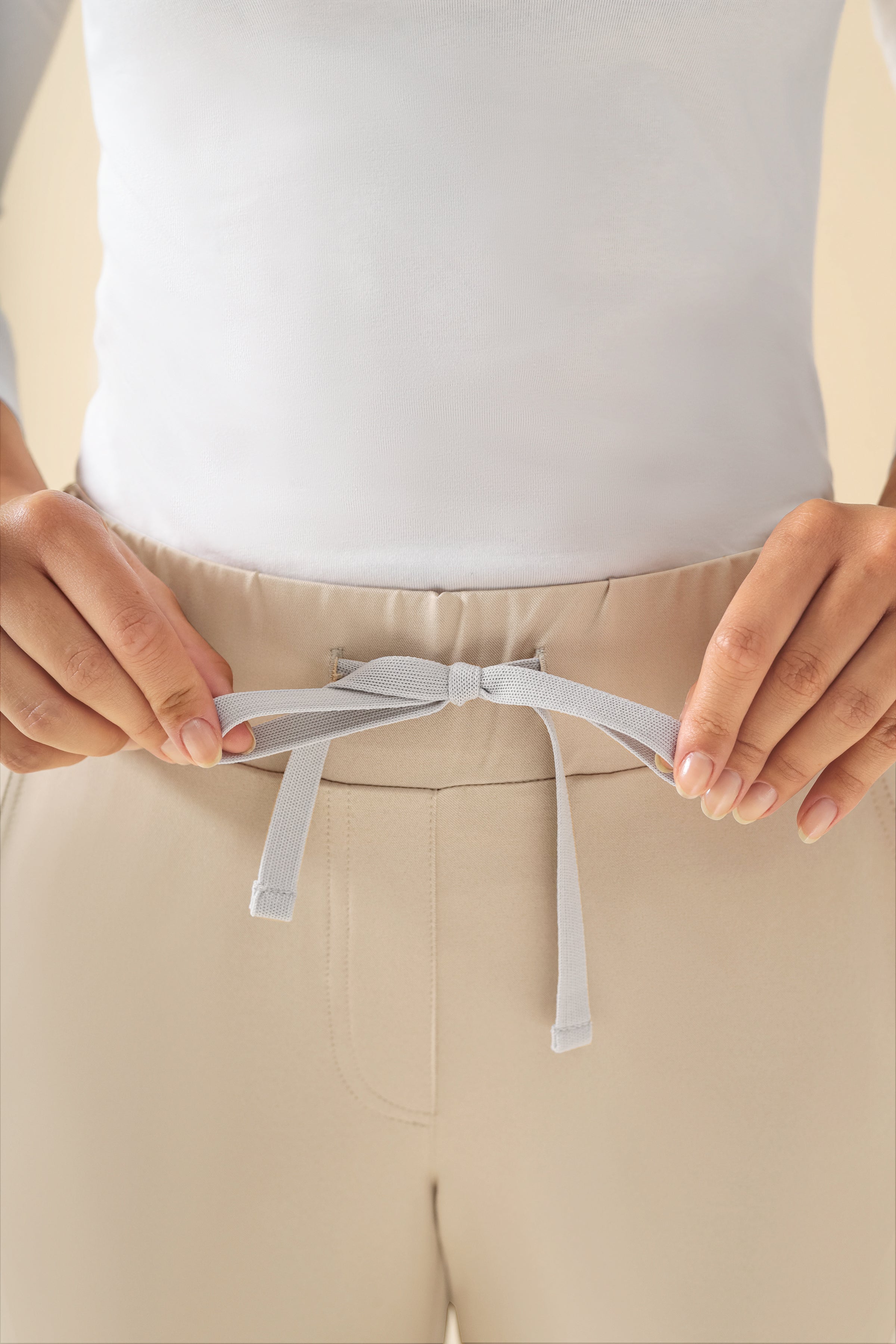 KAERE Pantalon Femme - ourlets côtelés Taille courte et sans poches cargo sable