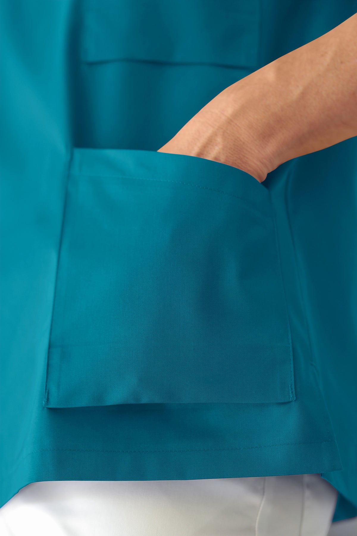 LA tunique médicale femme - Décolleté V pétrole