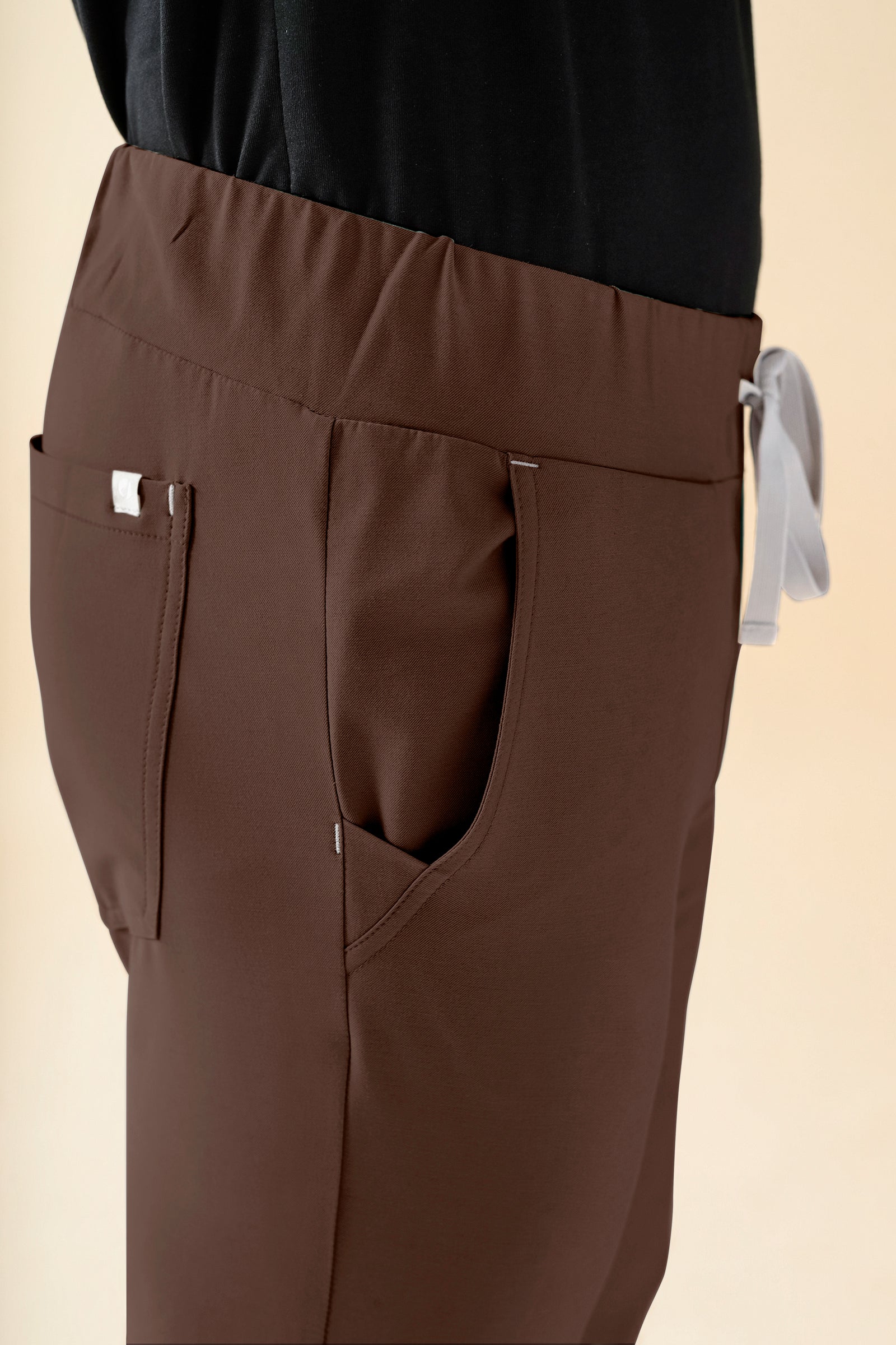 KAERE Pantalon Homme - ourlets côtelés et sans poches cargo coffee