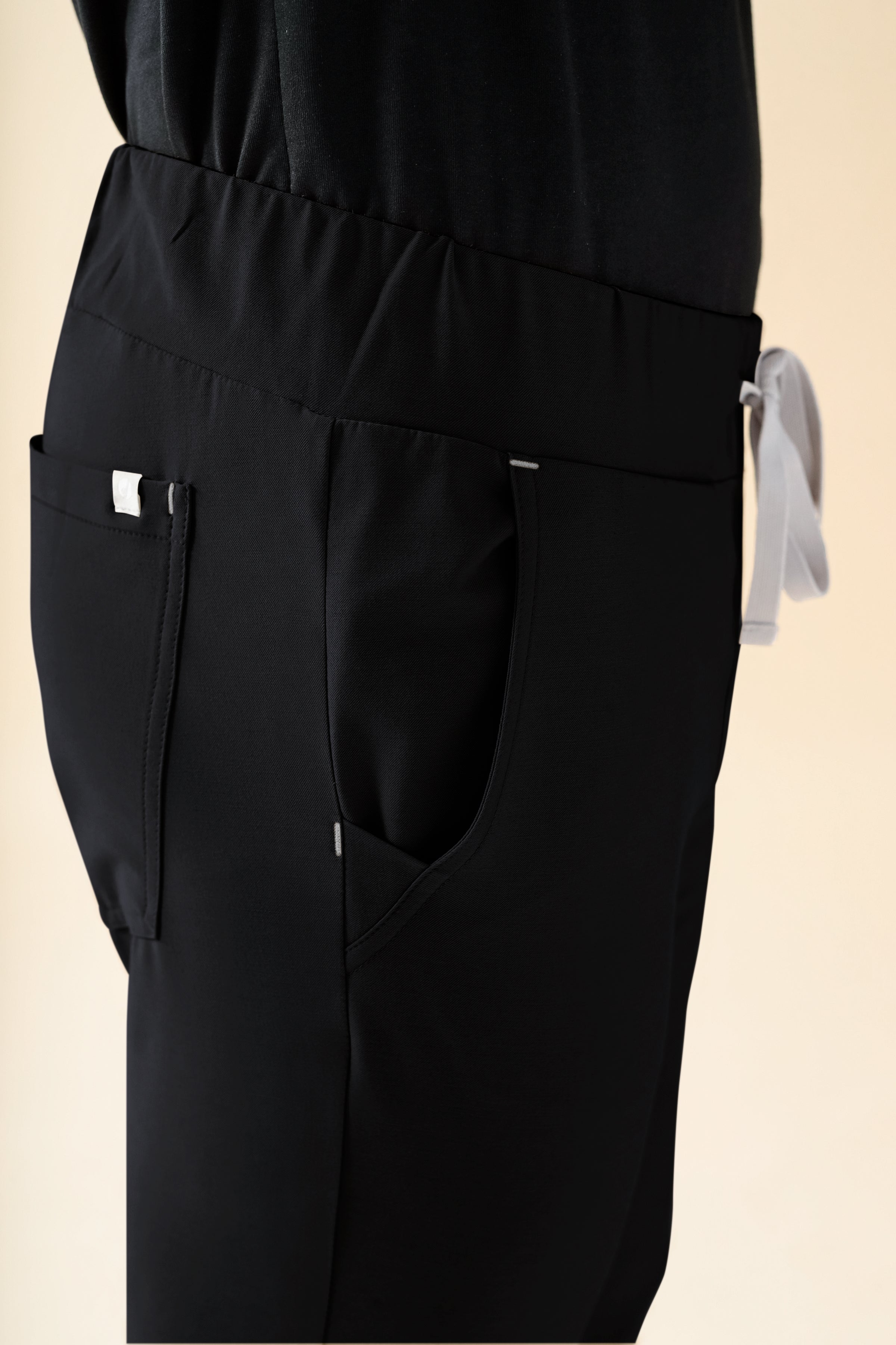 KAERE Pantalon Homme - ourlets côtelés et sans poches cargo noir