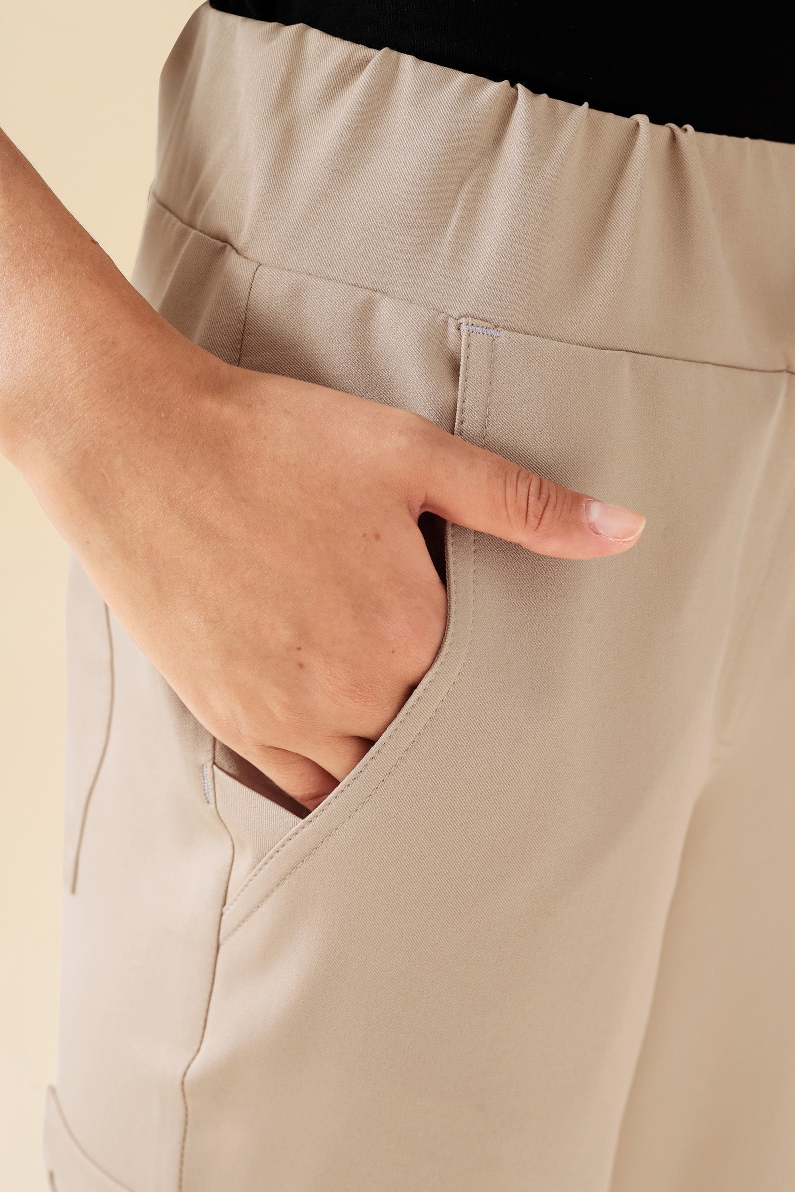 KAERE Pantalon Femme - avec poches cargo sable