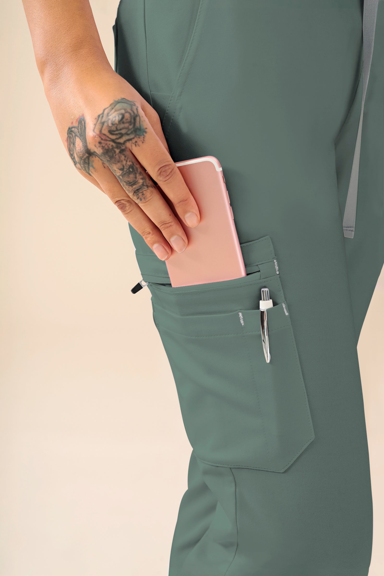 KAERE Pantalon Femme - avec poches cargo vert foncé