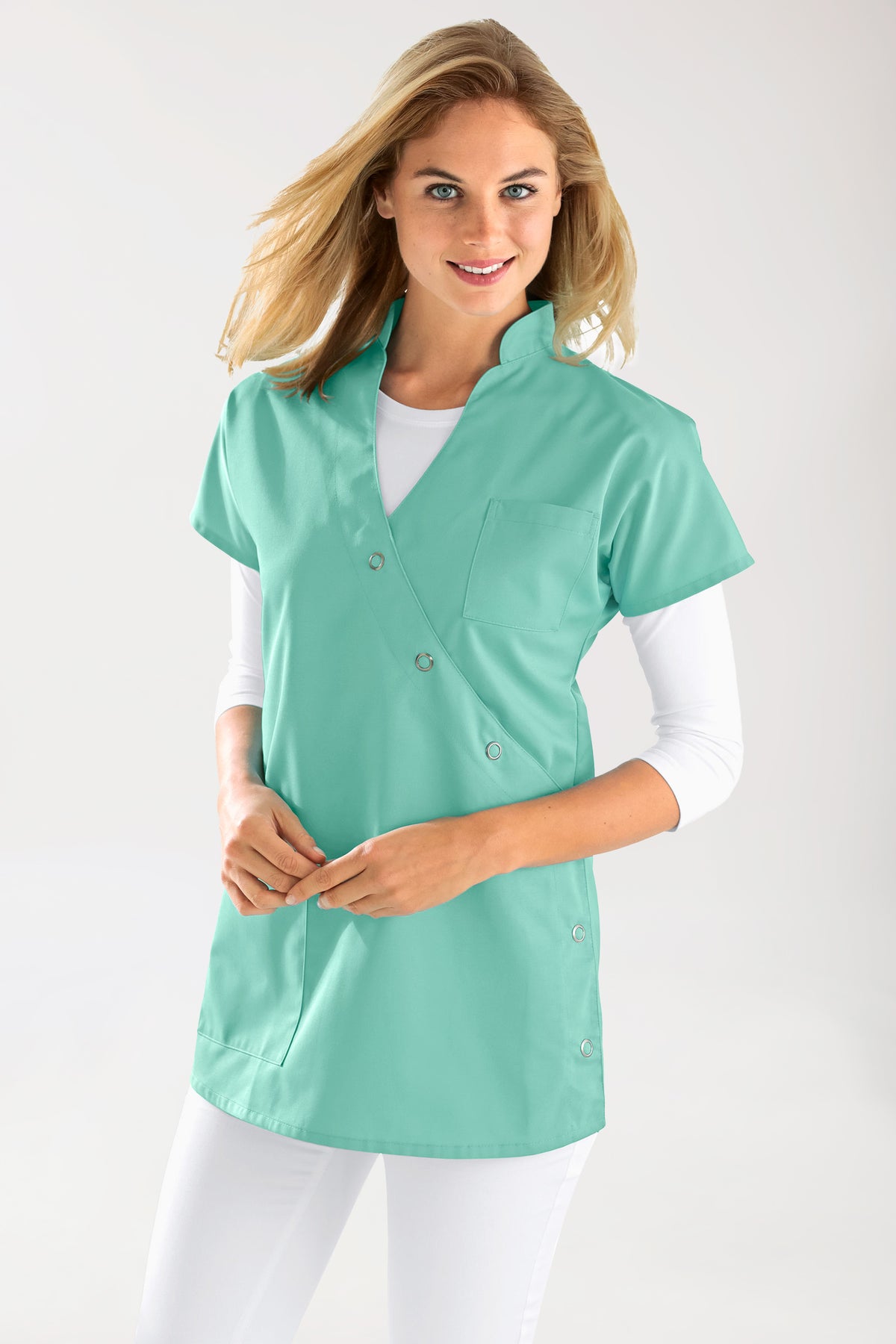 JUST STRONG Blouse Femme - Patte de boutonnage vert d'eau, Vue de face 
