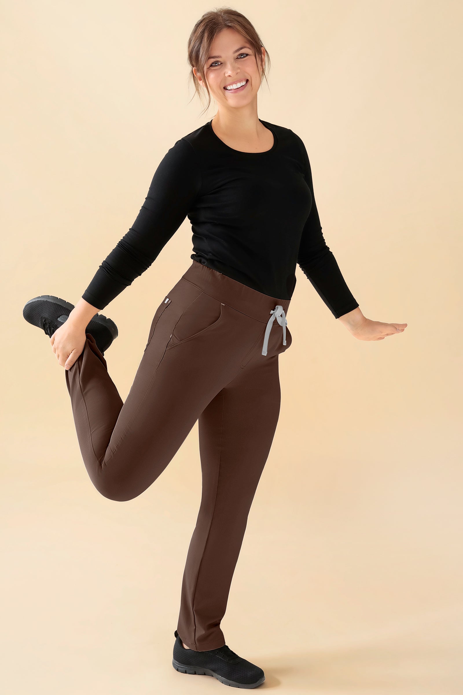 KAERE Pantalon Femme - Taille courte et sans poches cargo coffee