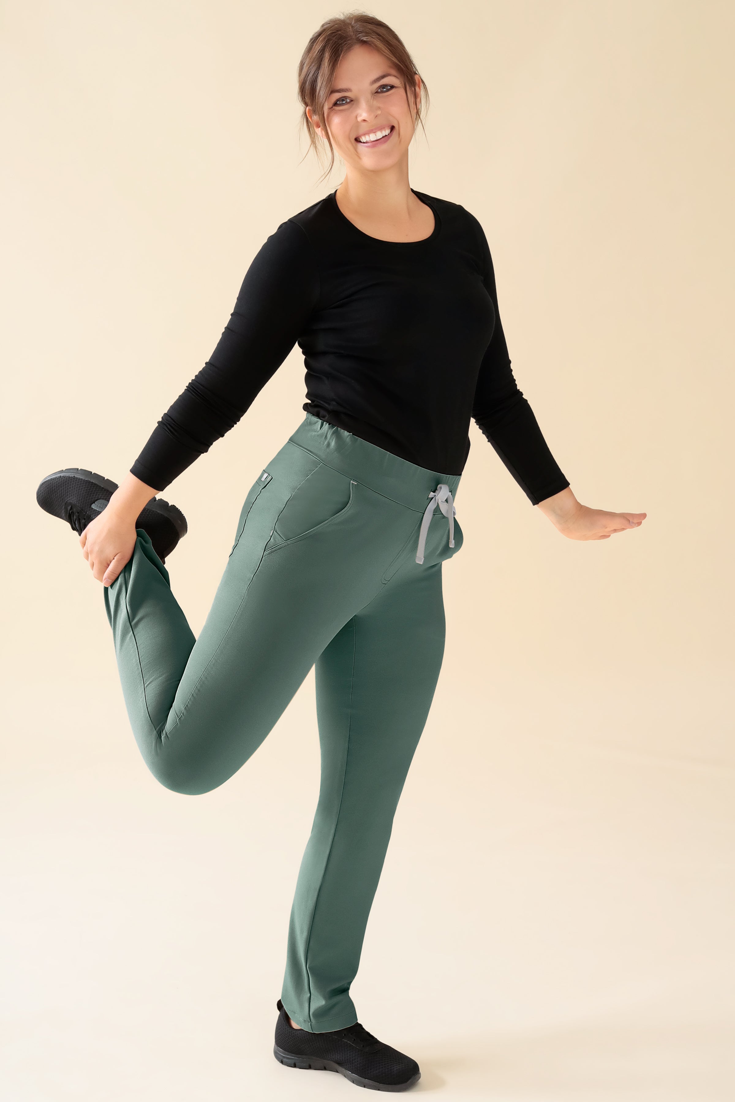 KAERE Pantalon Femme - Taille courte et sans poches cargo vert foncé, Vue de face 
