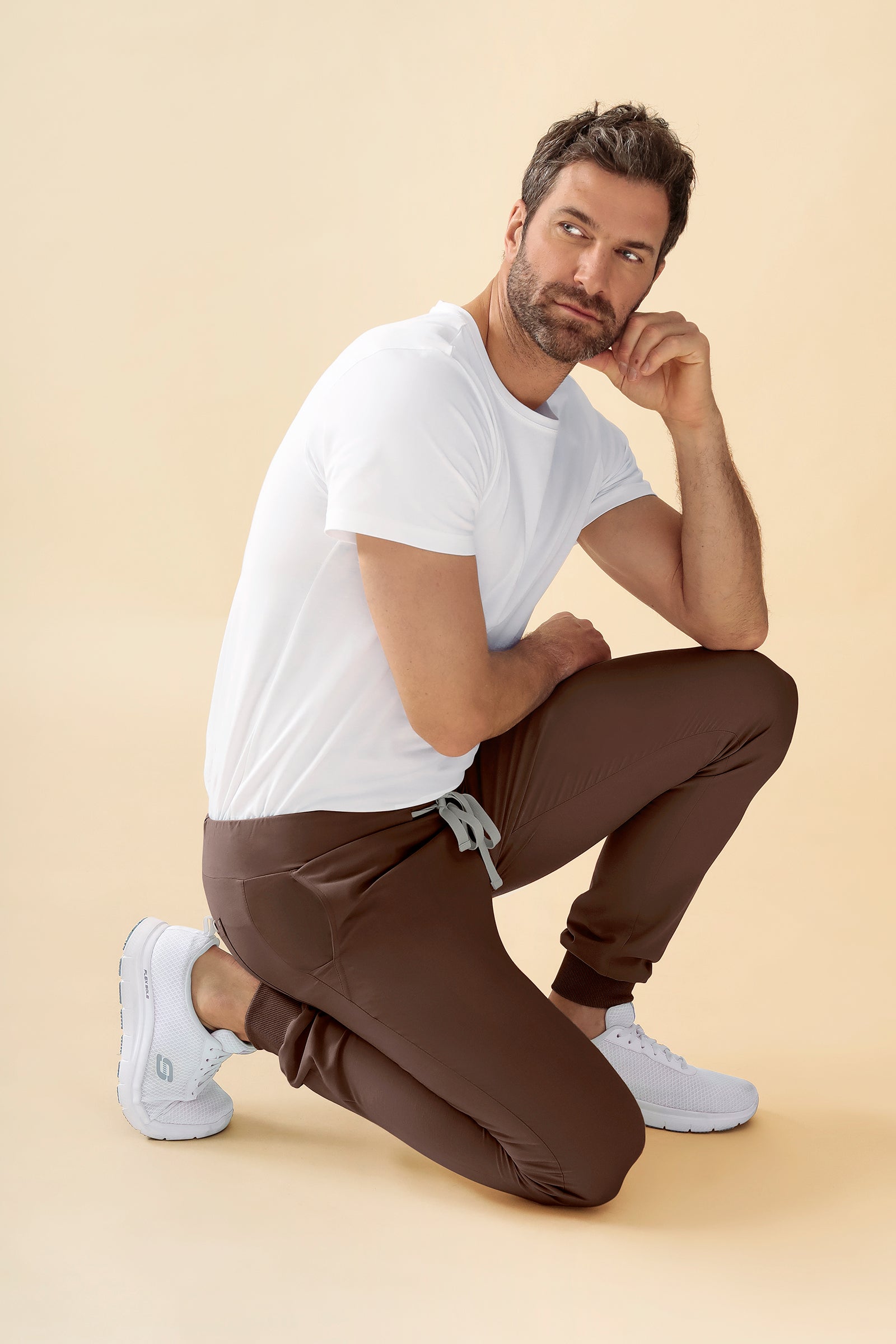 KAERE Pantalon Homme - ourlets côtelés et sans poches cargo coffee