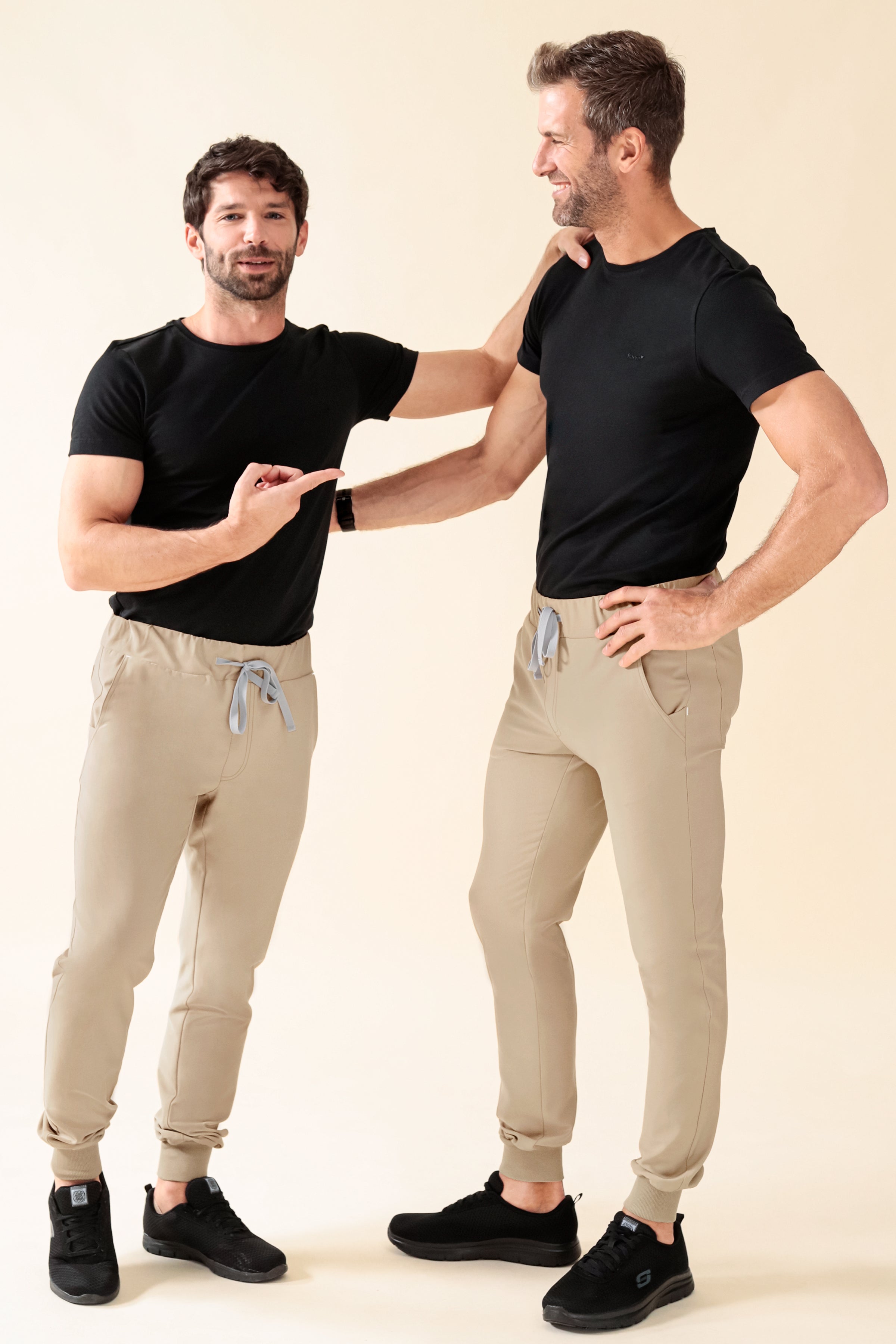 KAERE Pantalon Homme - ourlets côtelés Taille courte et sans poches cargo sable