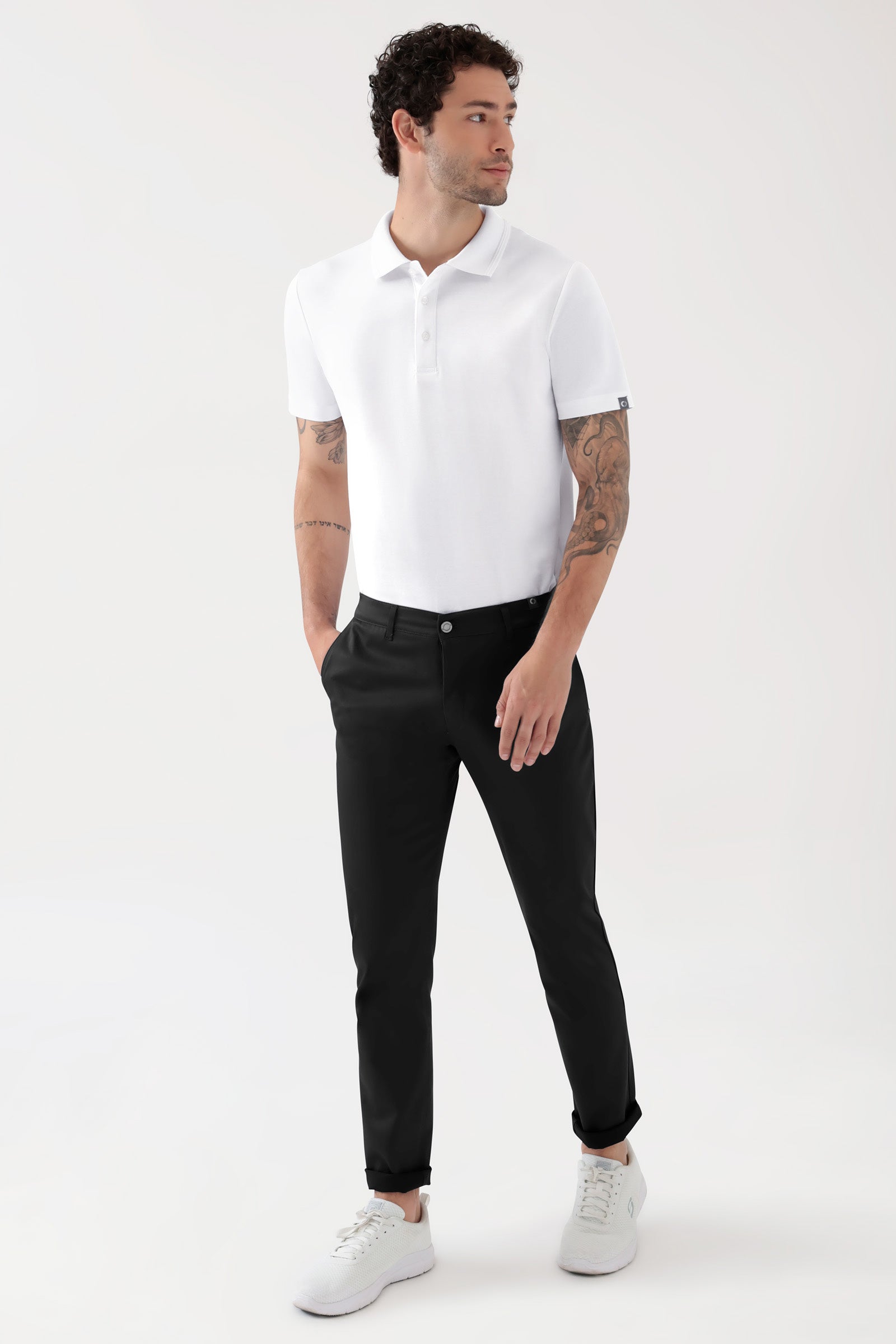 COMFY FLEX Pantalon Homme - Style Chino noir, Vue de face Le mannequin mesure 188 cm et porte la taille 48