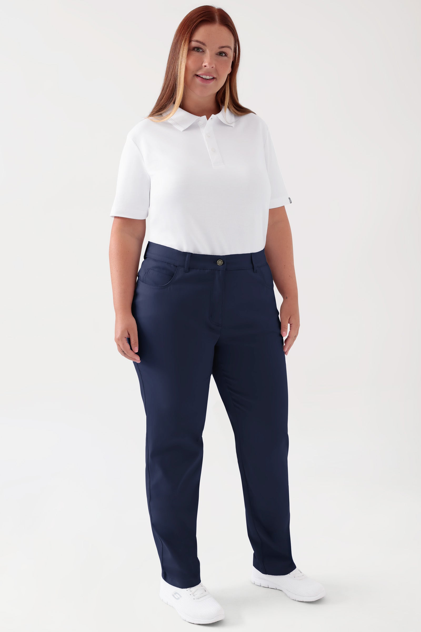 COMFY FLEX Pantalon 5 poches Femme - Jambe droite navy, Vue de face Le mannequin mesure 173 cm et porte la taille 46